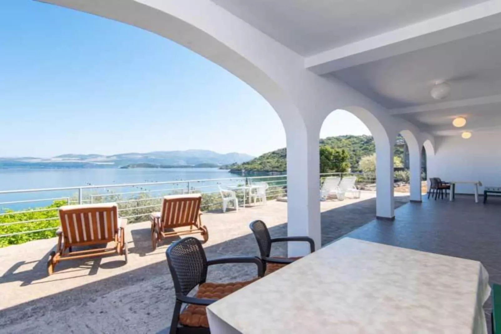 Spacious and Cozy Seafront Apartments - Two Bedroom Apartment  with Terrace and Sea View