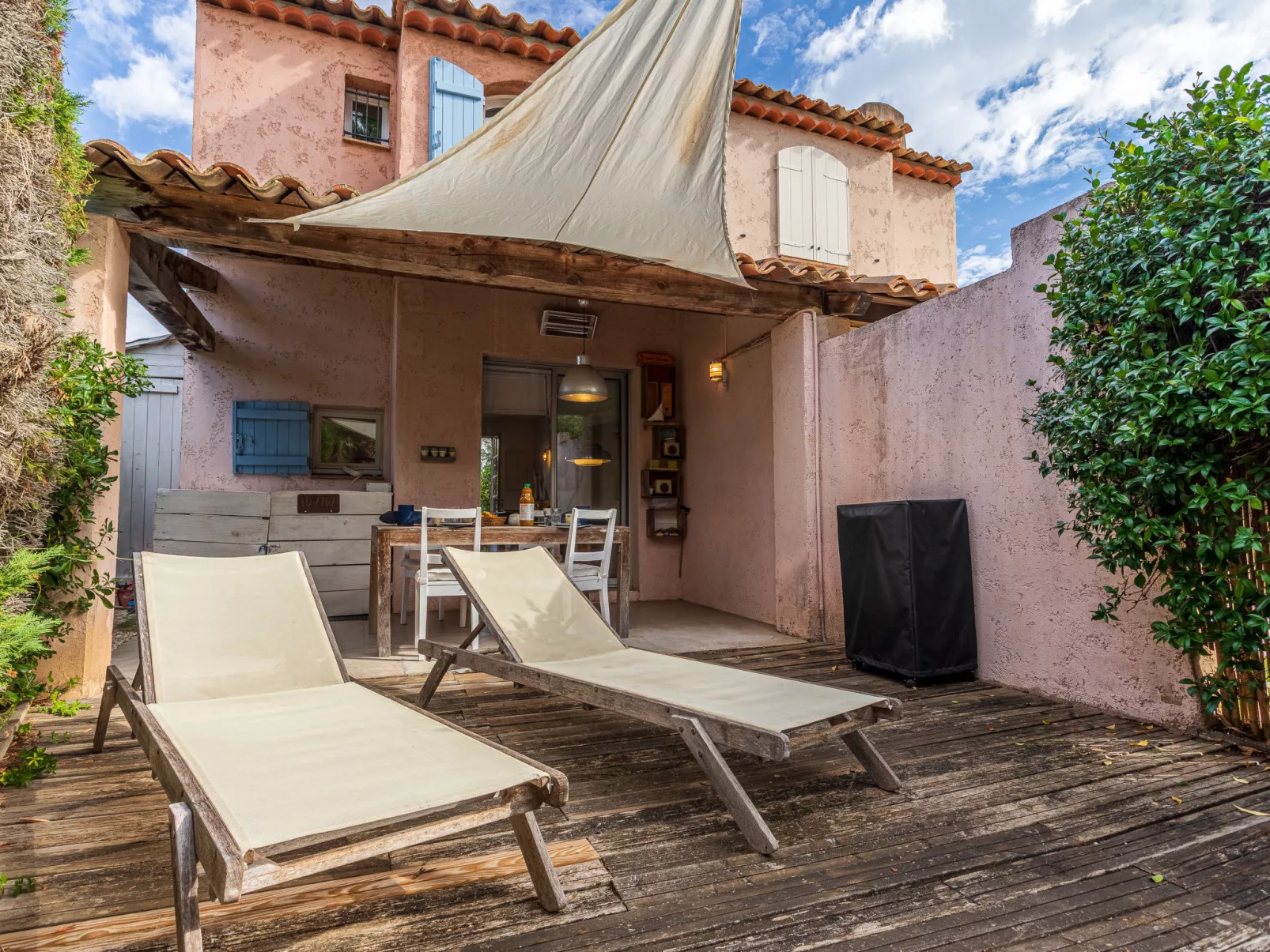 Les Parcs de Gassin-Buiten