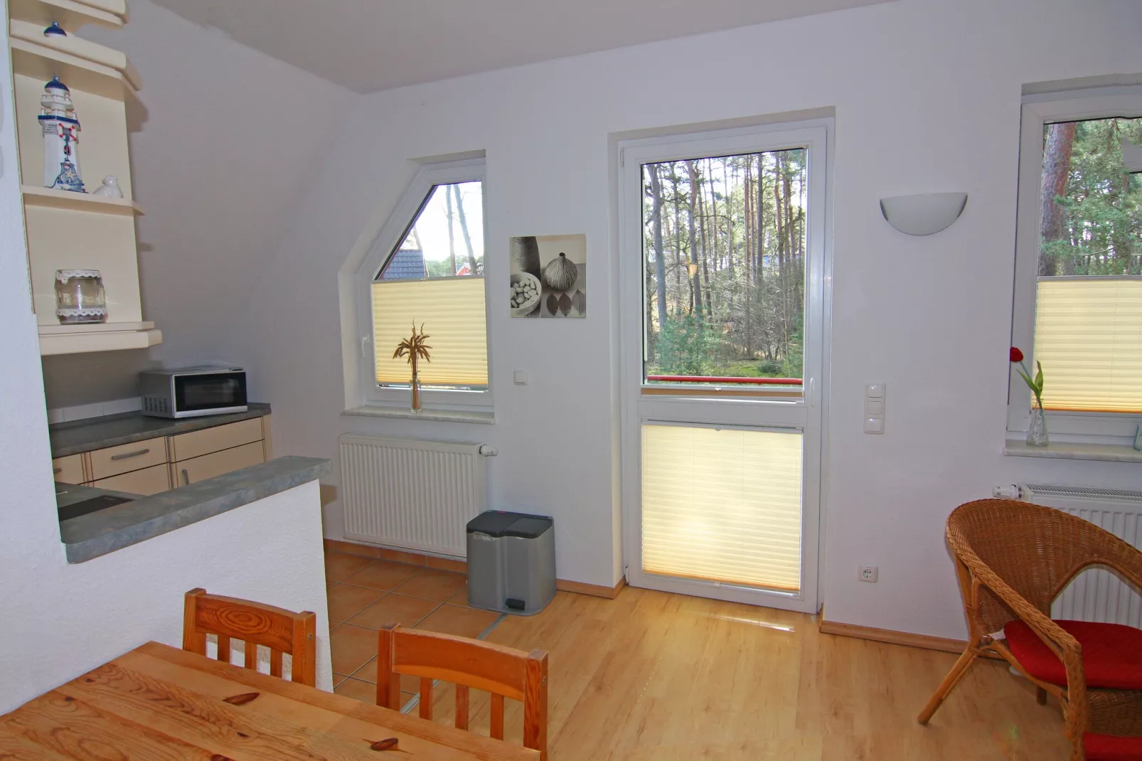 OG links 50 qm-Eetkamer