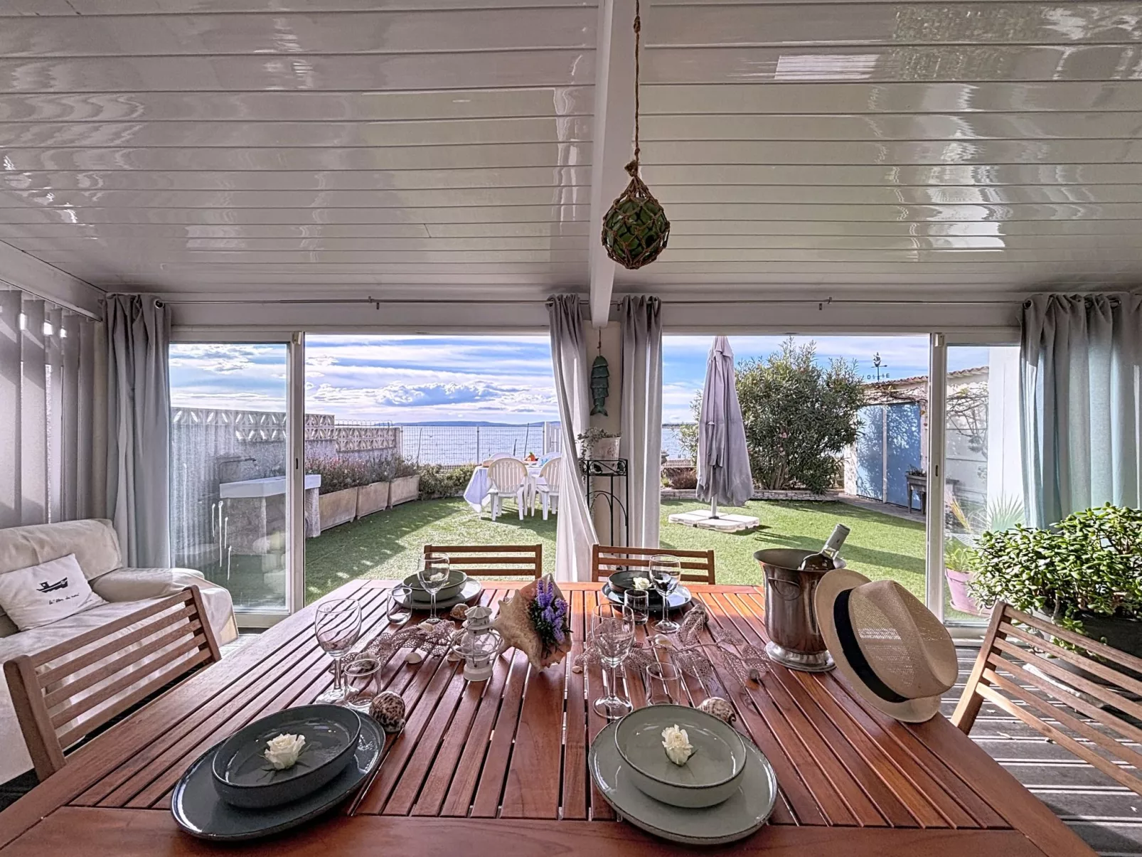 Les cabanes de Pérols-Buiten