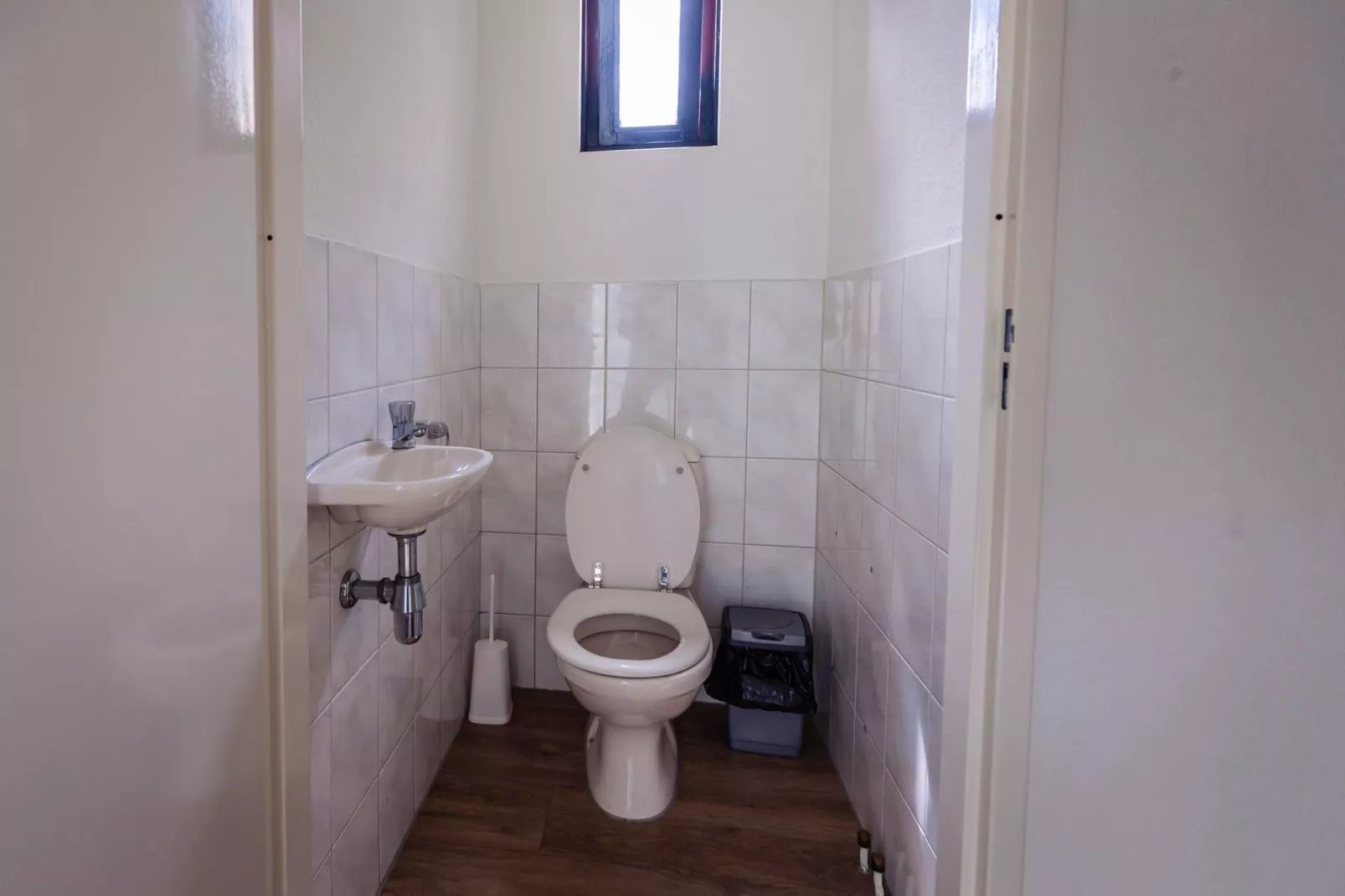 8 - Persons Family bungalow-Badkamer