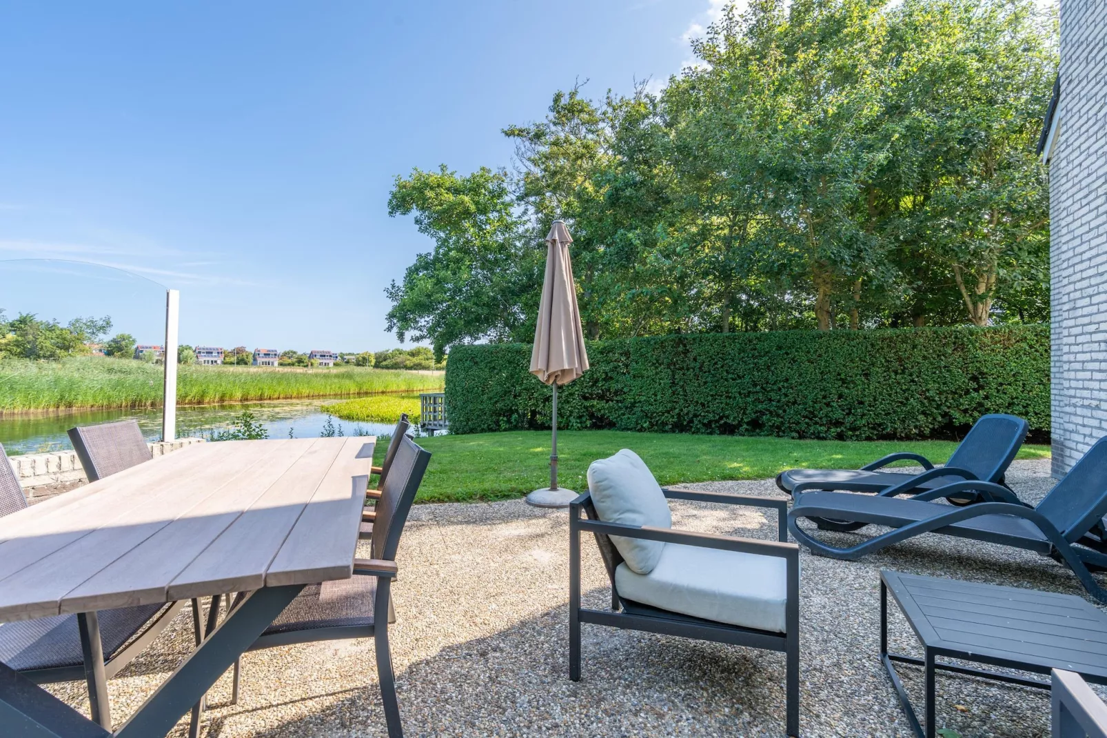 Kamperfoelie 55-Terrasbalkon