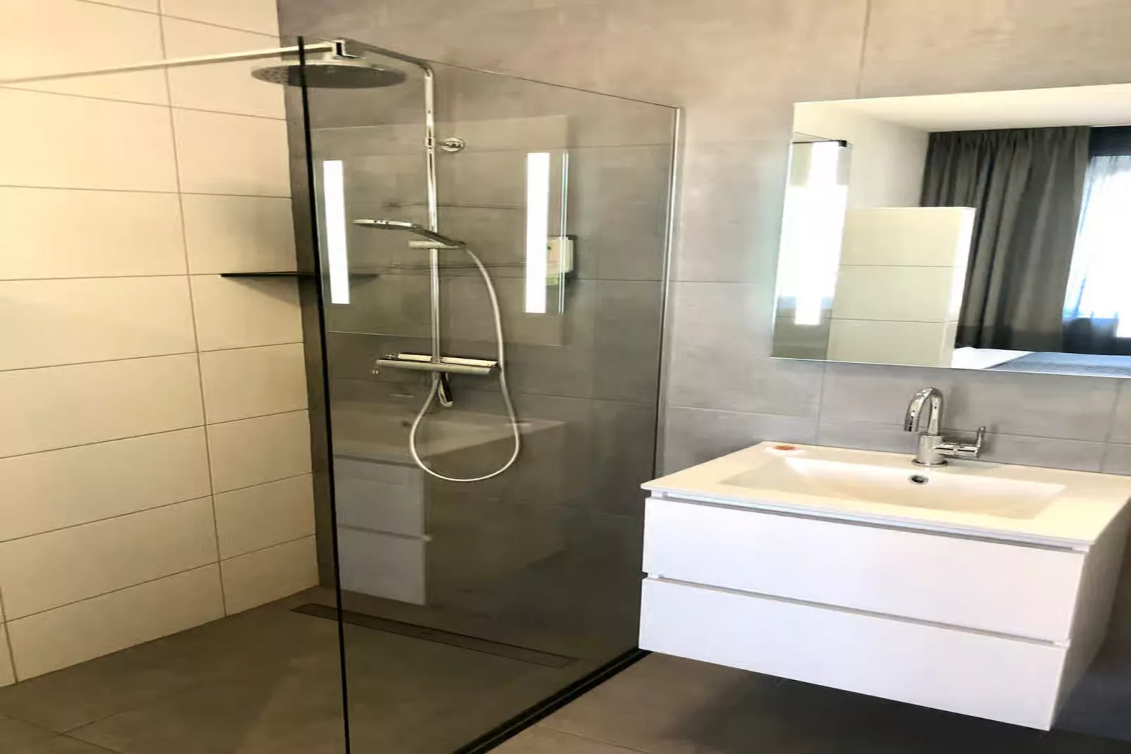 Plein 40 Lodge 1-Badkamer