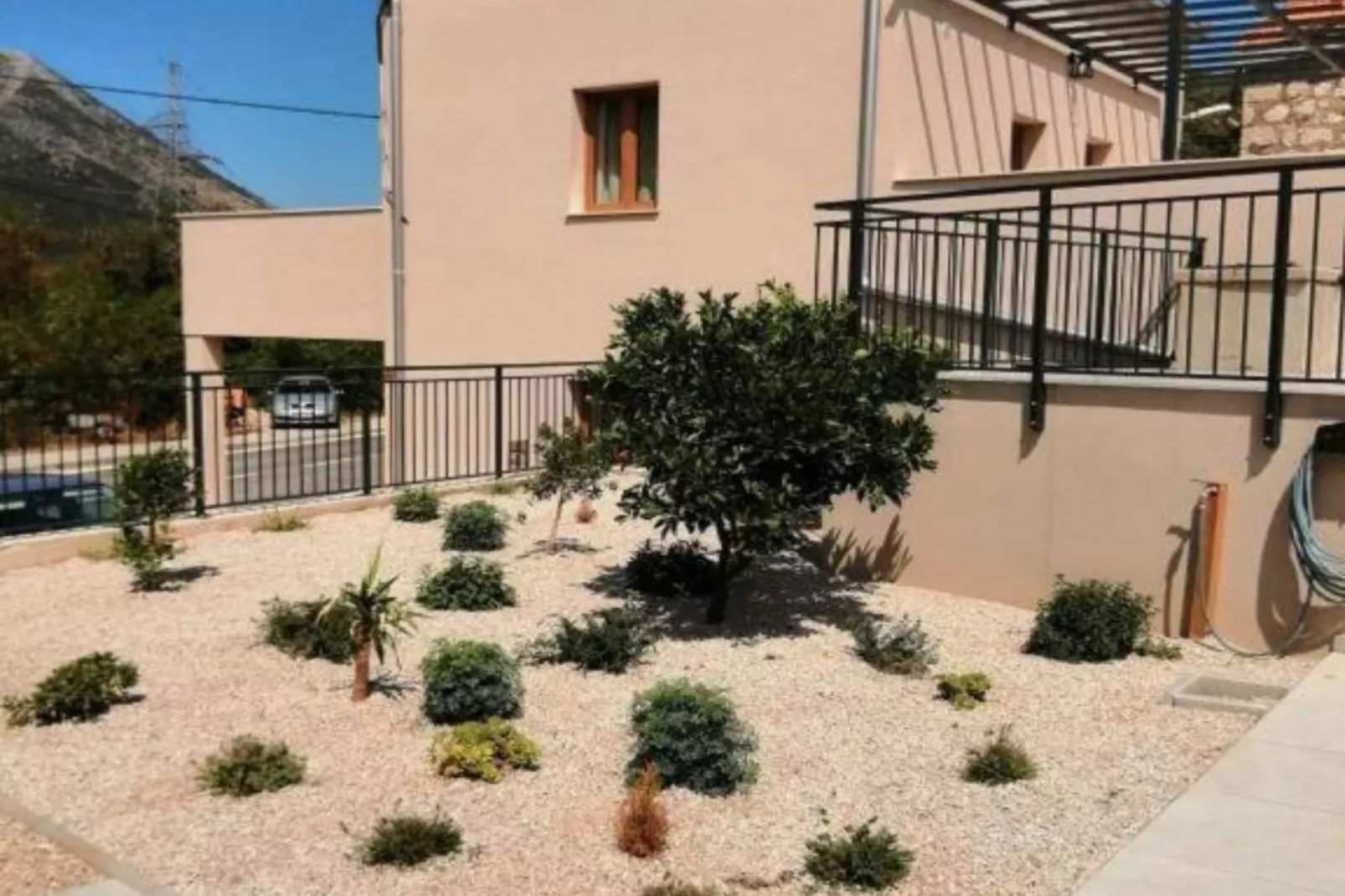 House Serenity with Pool-Buitenlucht