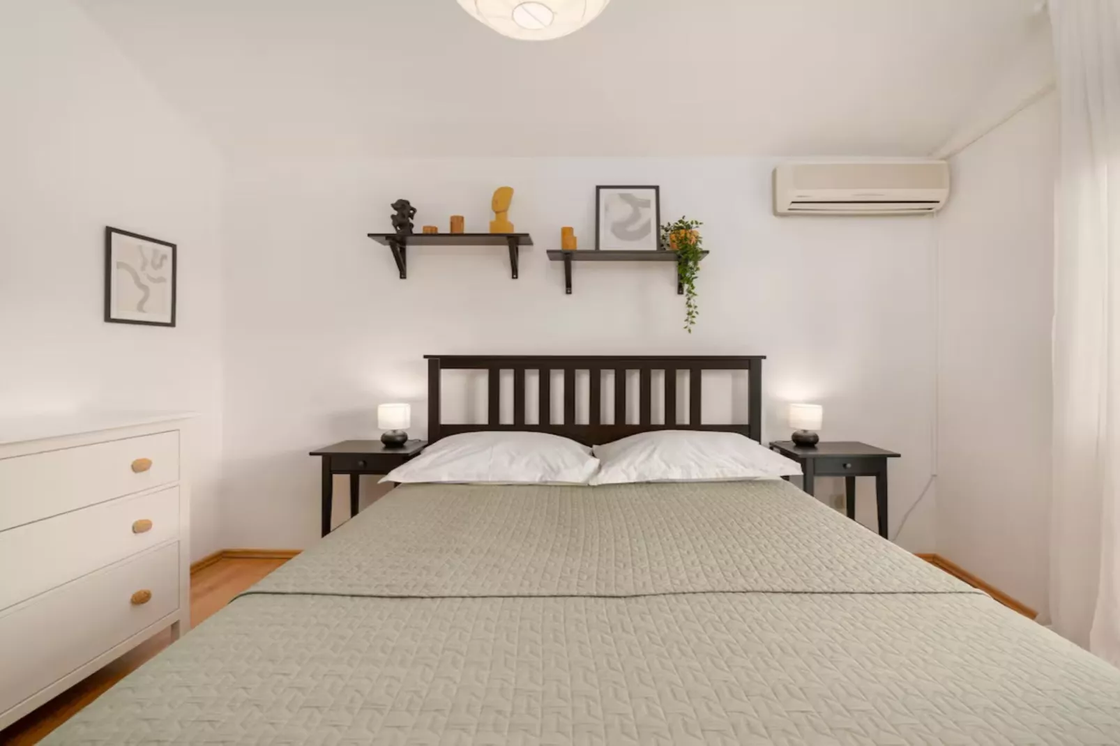 Villa Mima Pool Retreat - Five Bedroom Villa With Pool-Slaapkamer