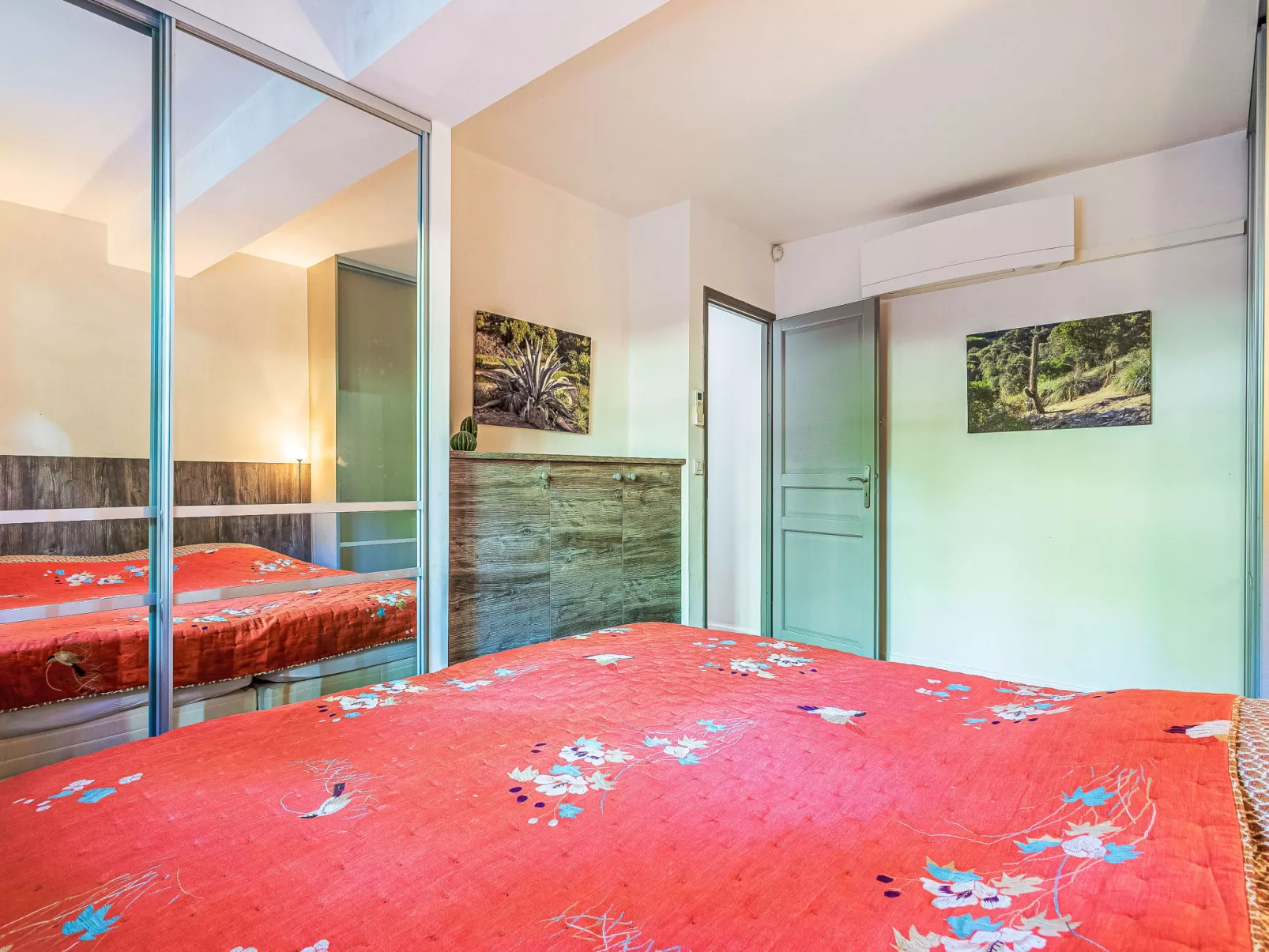 Villa du Canadel-Binnen