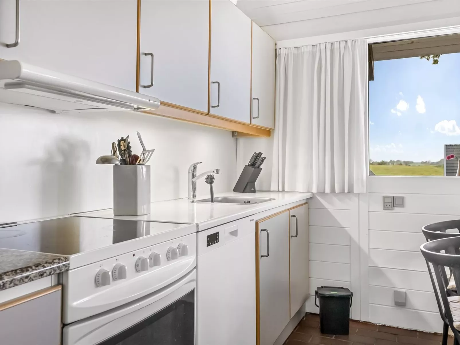 "Annrike" - 200m from the sea-Binnen