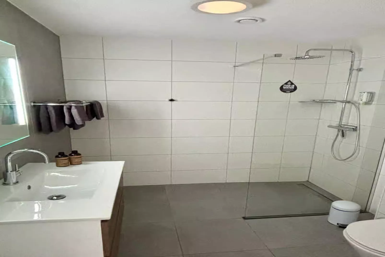 Plein 40 Lodge 24-Badkamer