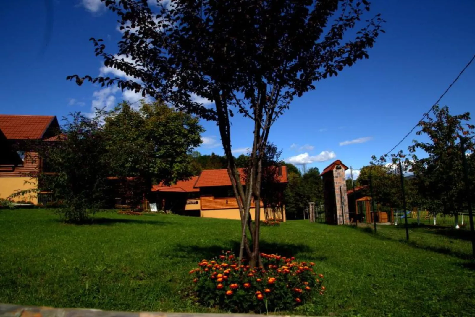 Brezova Poljana Lodge with Sauna and Hot-Tub - Five Bedroom Holiday Home