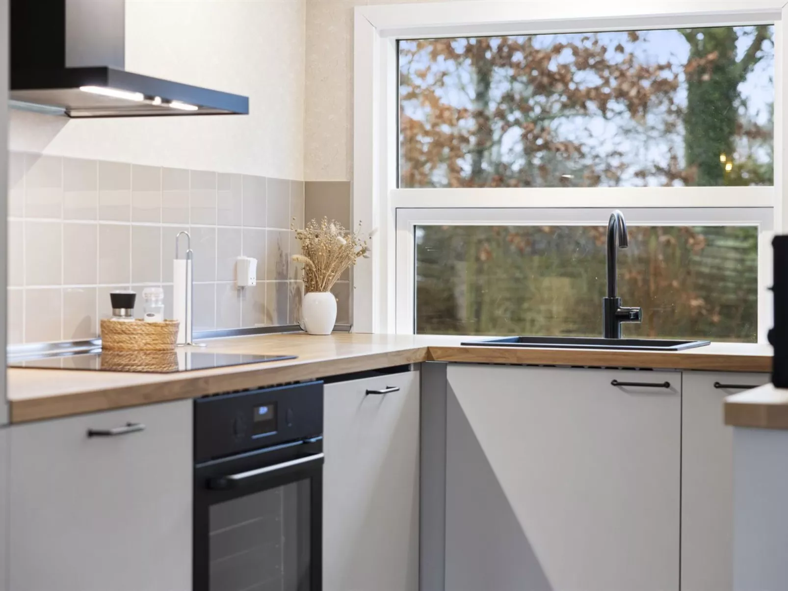 "Elaina" - 290m from the sea-Binnen