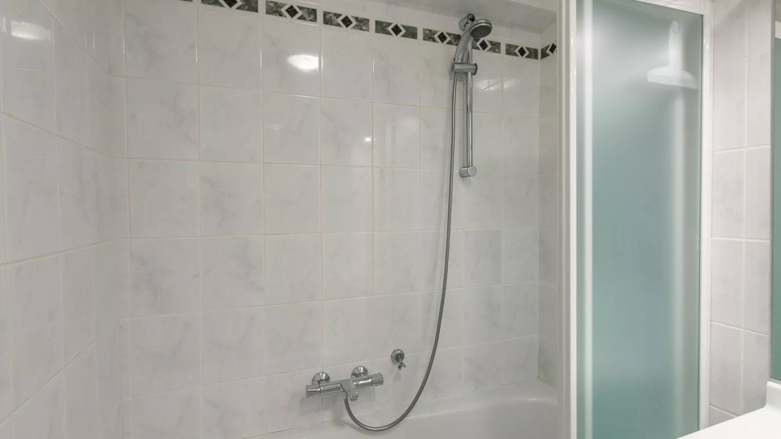 Duindal I - 0201 + box K6-Badkamer