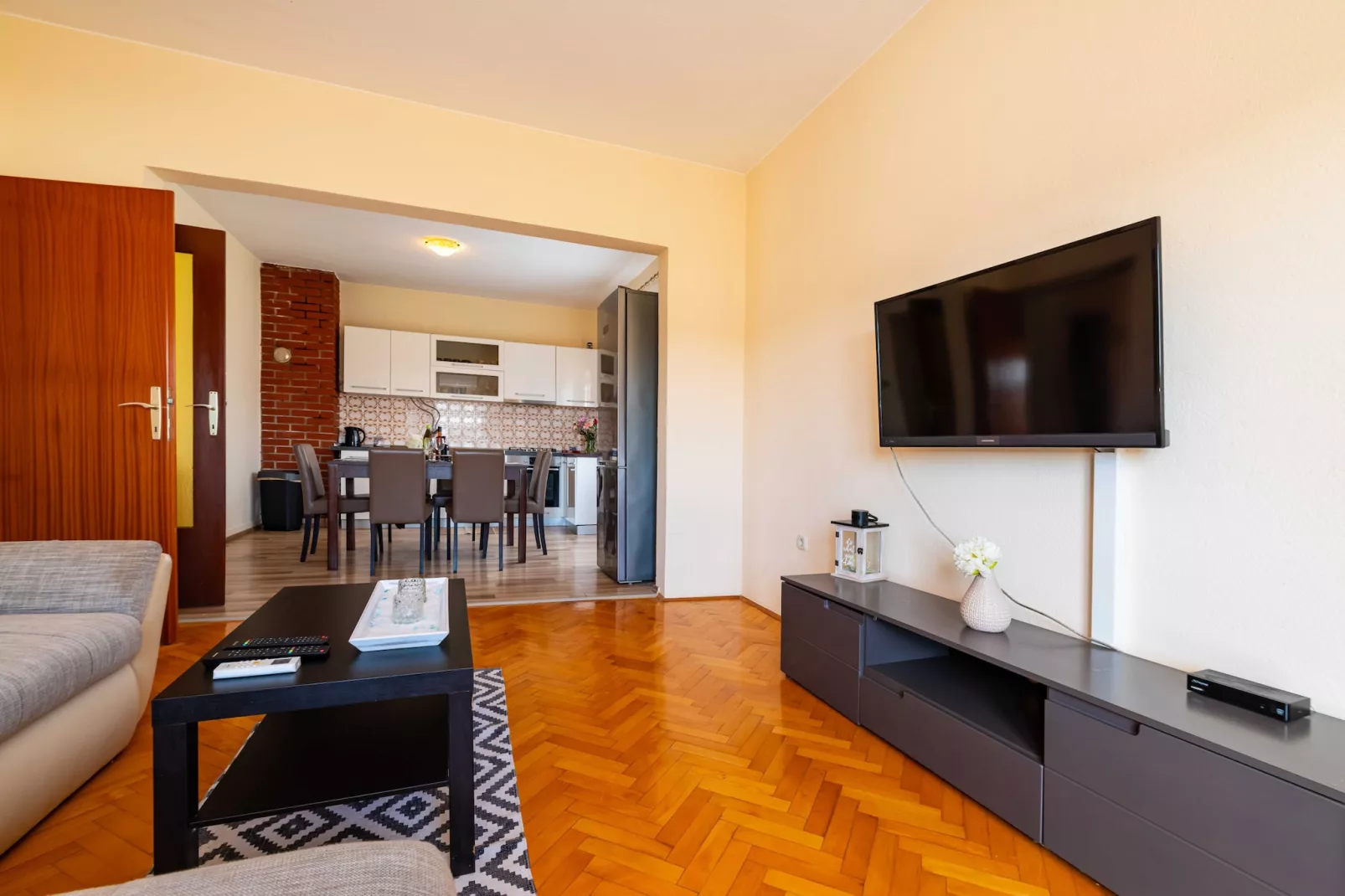 Sea view apartment Nika-Woonkamer