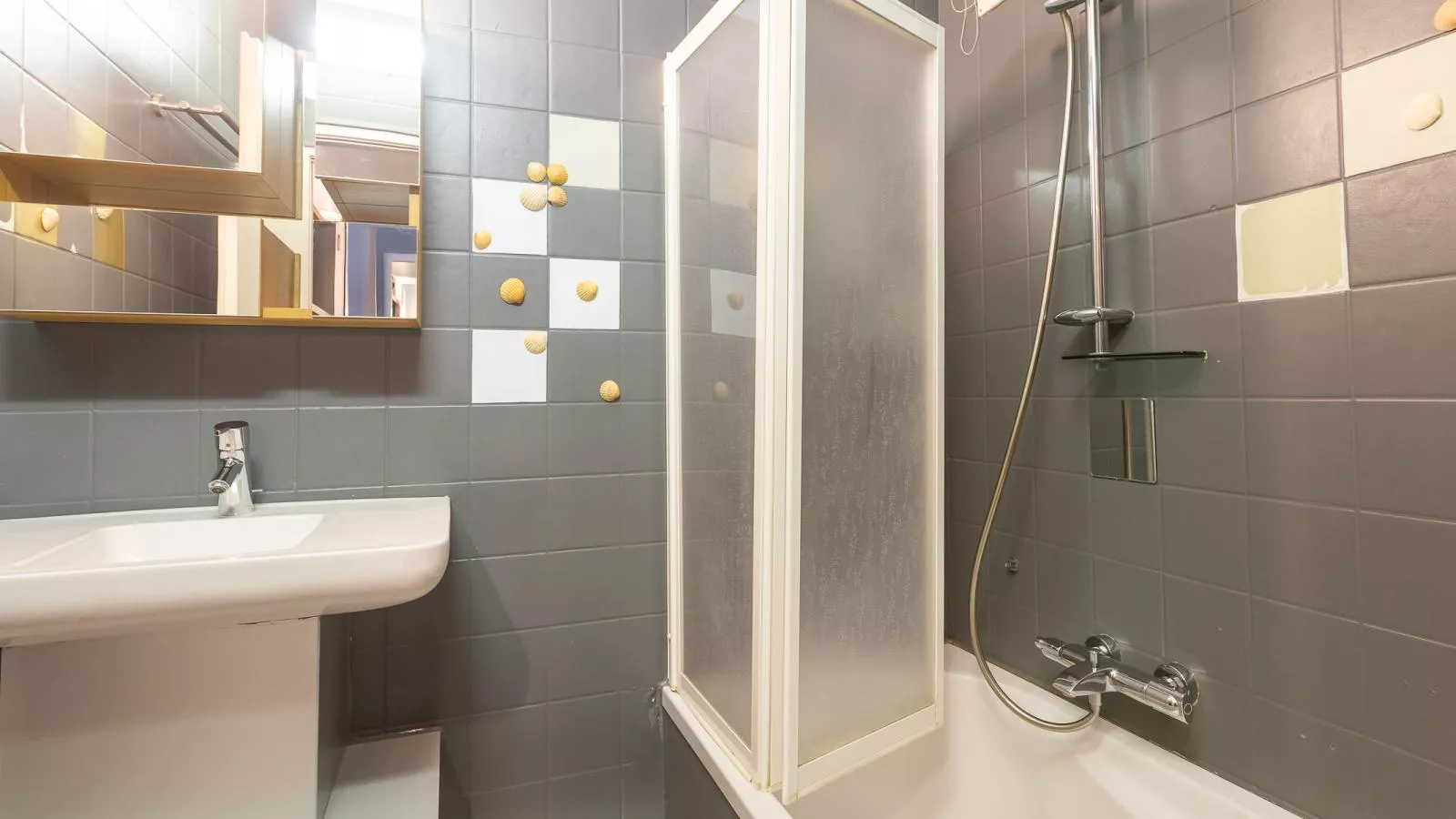 Long Beach 1 - 0904-Badkamer