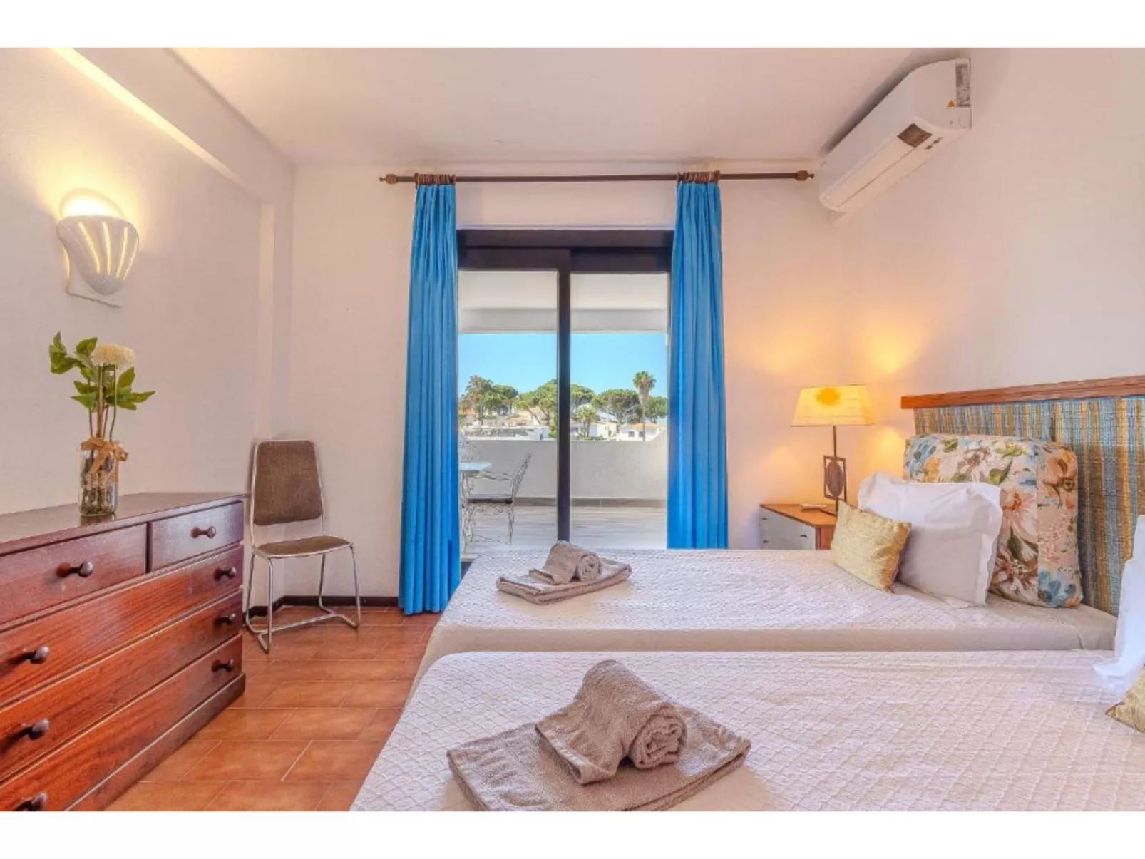 Ivone - Sunny Way-Binnen