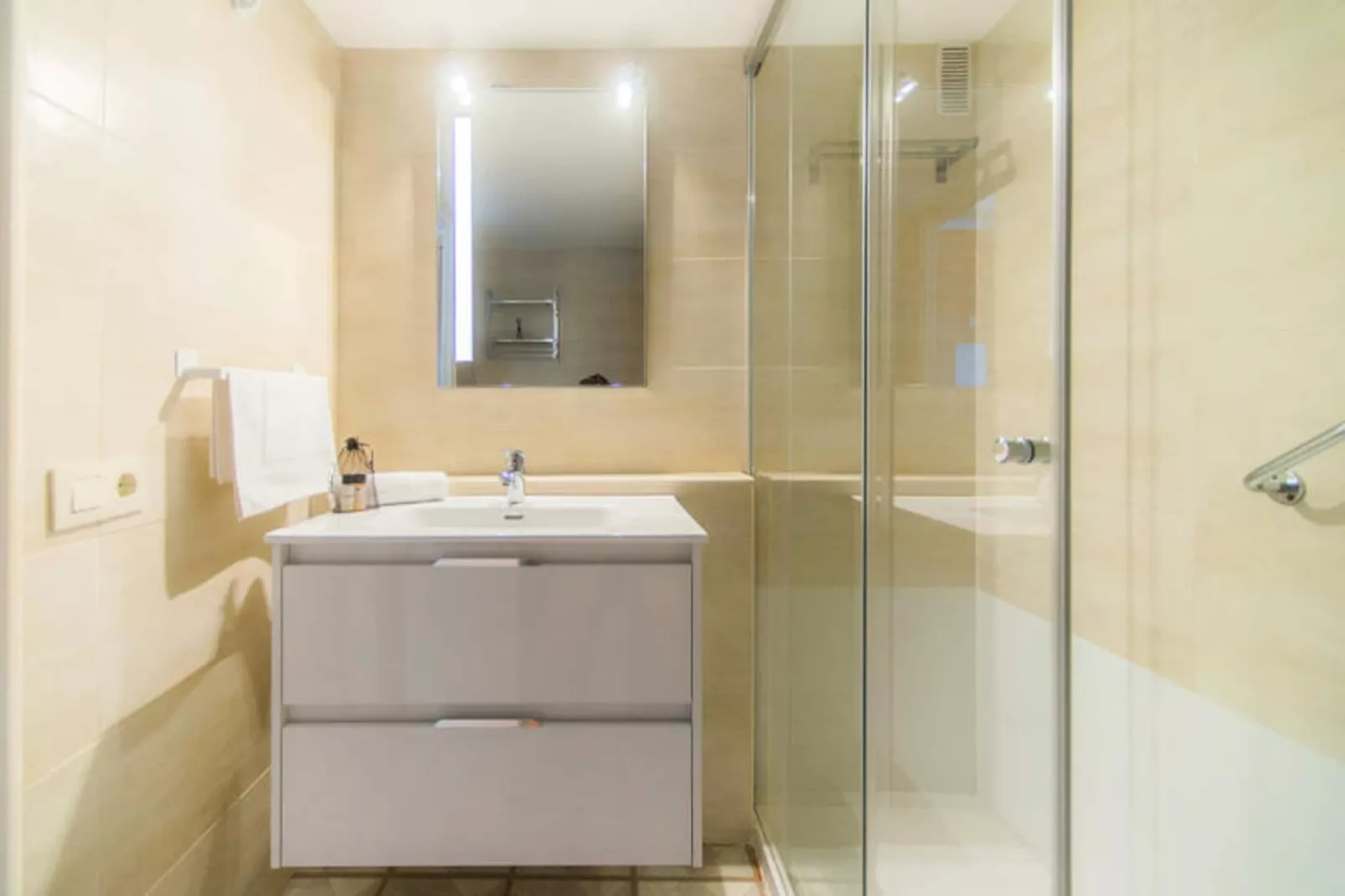 Studio à Roses-Niet-getagd