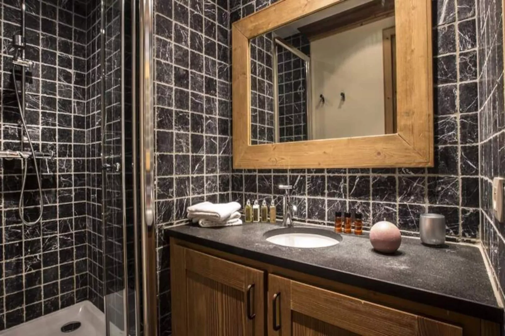 Résidence Aquila-Niet-getagd