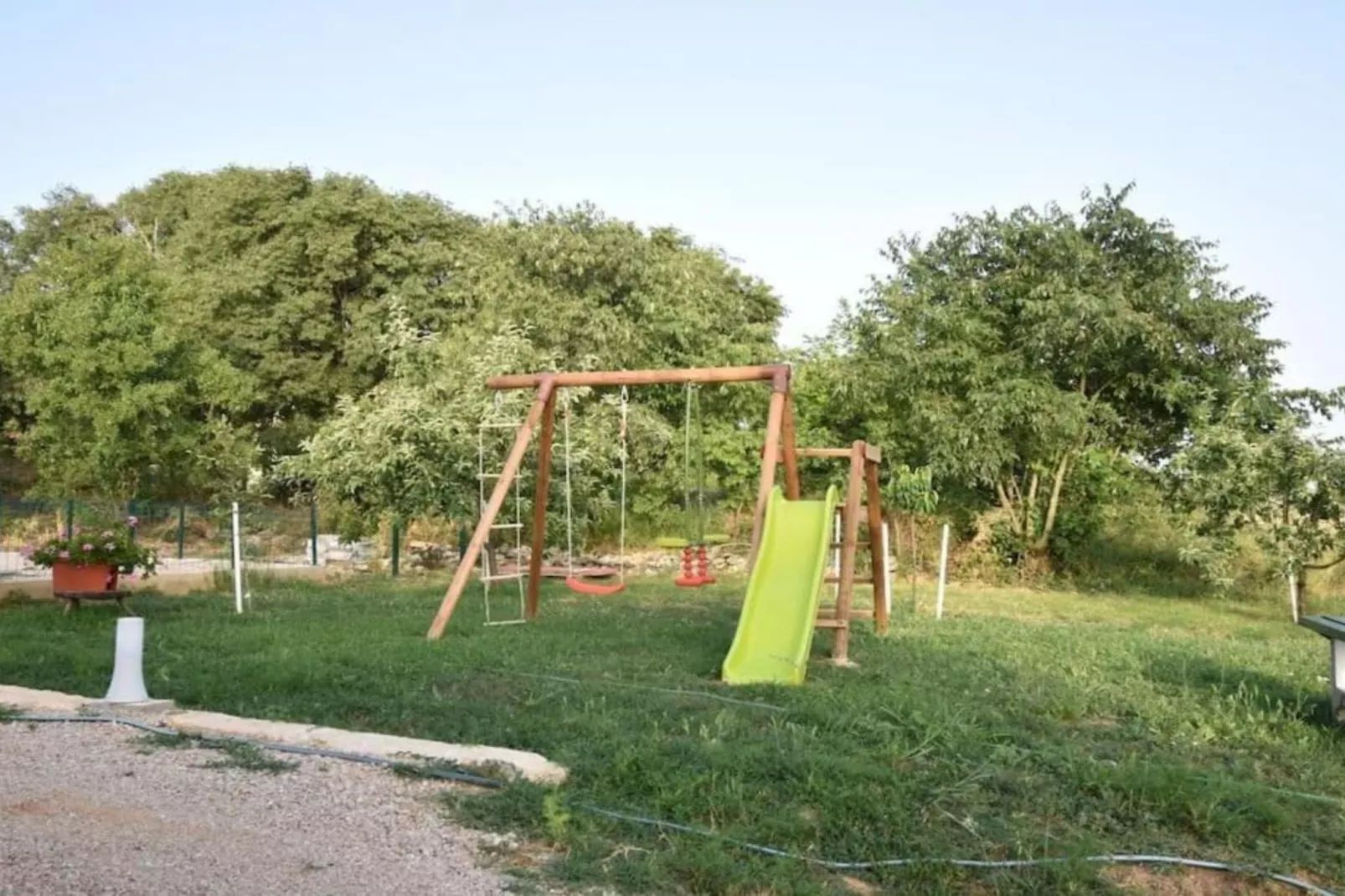 The Grandfather Villa – Heated Pool Retreat-Tuinen zomer