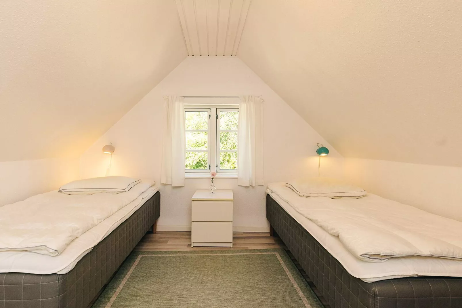 Idyllisch rietgedekt huisje-By Traum-Binnen