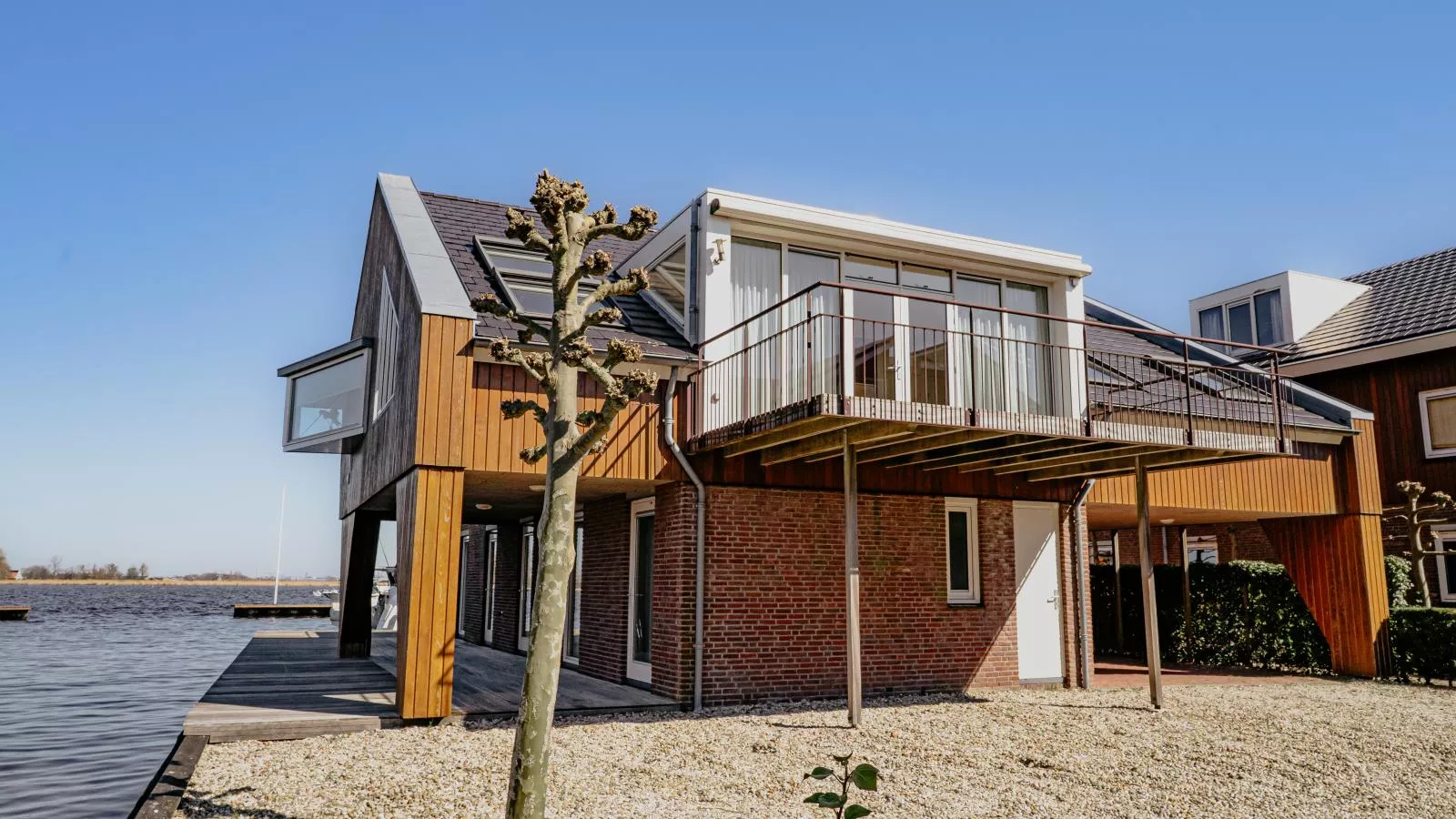 Penthouse-Buitenkant zomer