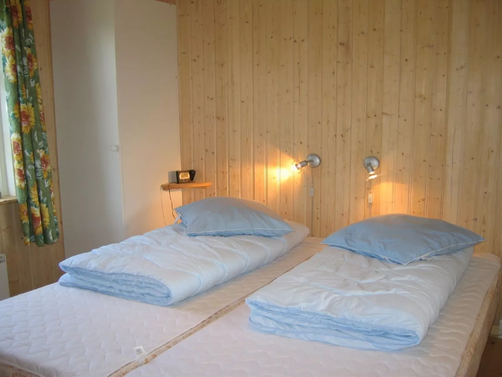 "Bernadine" - 350m from the sea-Binnen