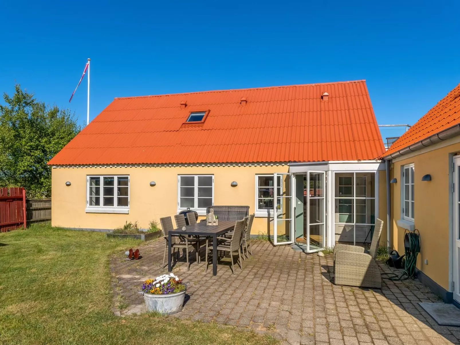 "Tara" - 300m from the sea-Buiten