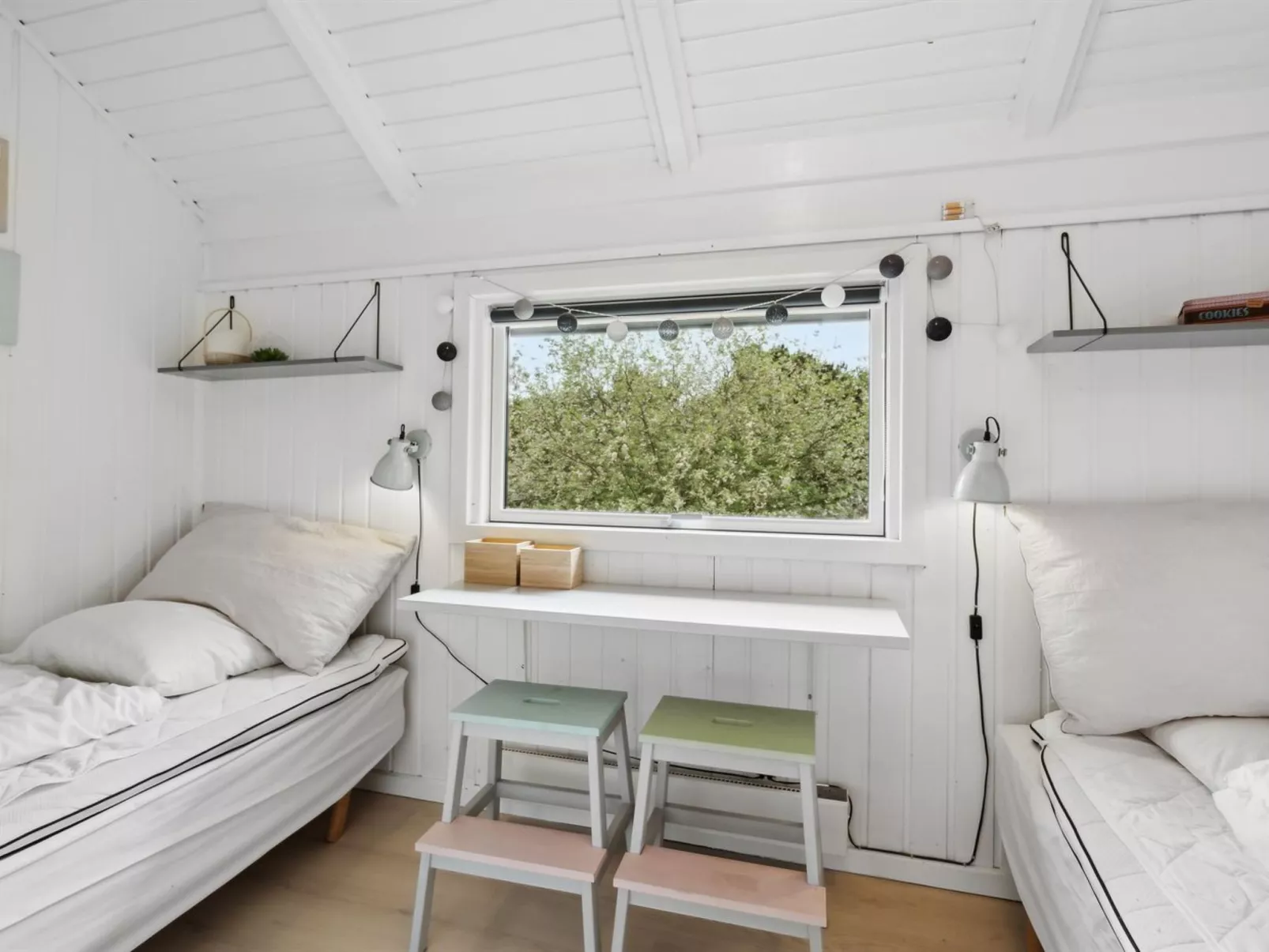 "Julie" - 1.5km from the sea-Binnen