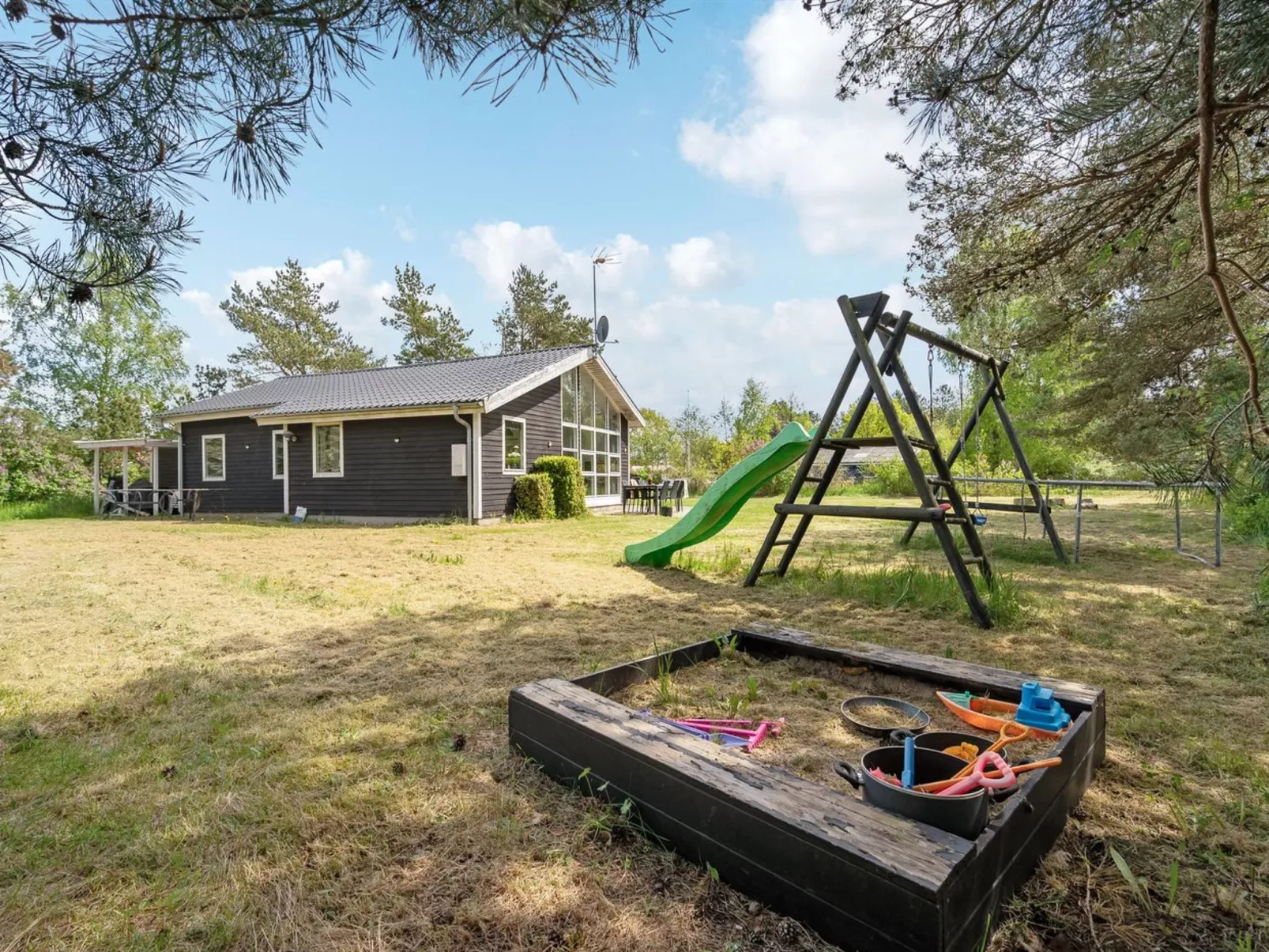 "Aiden" - 300m from the sea-Buiten