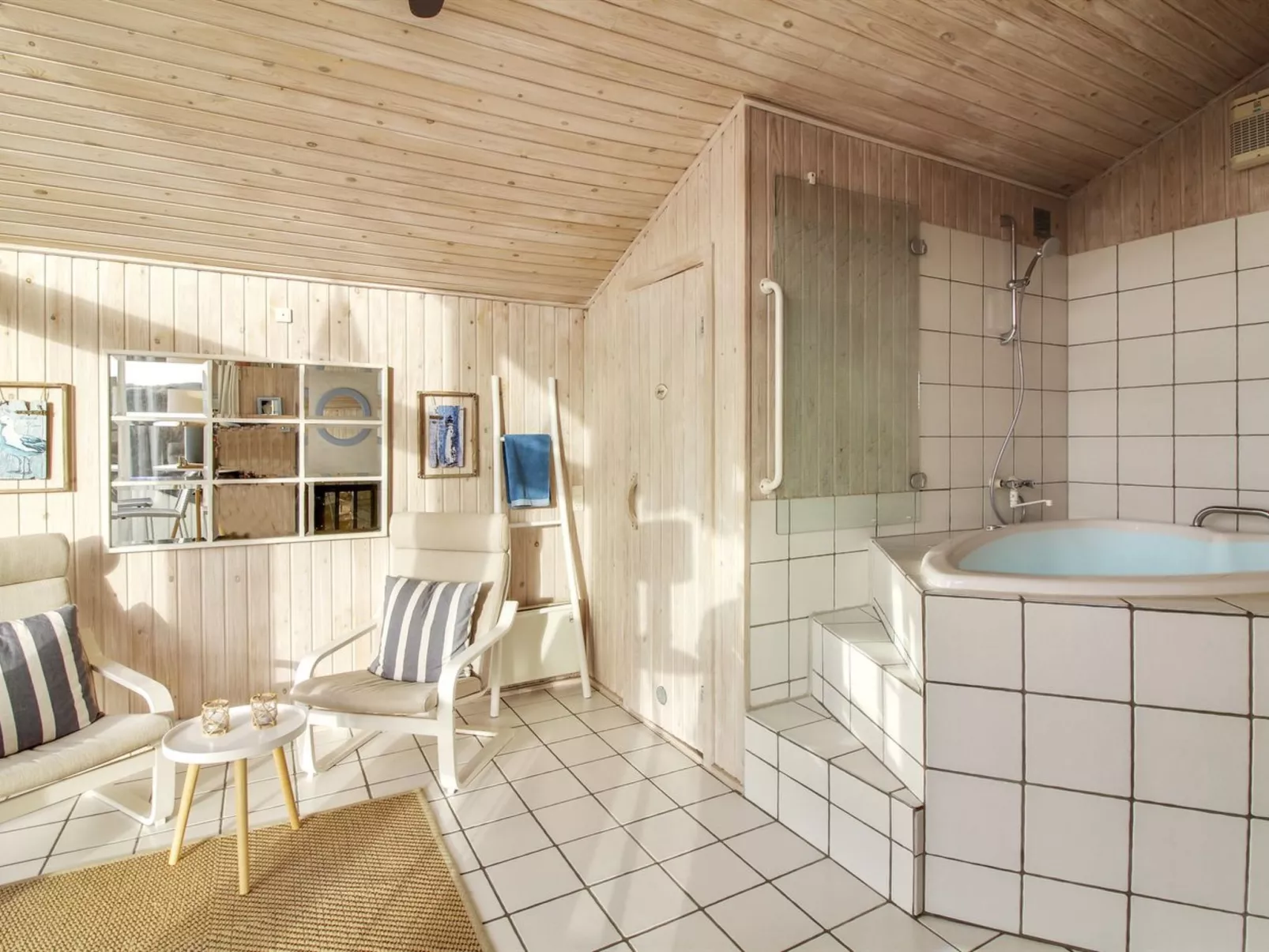 "Rutha" - 45m from the sea-Binnen