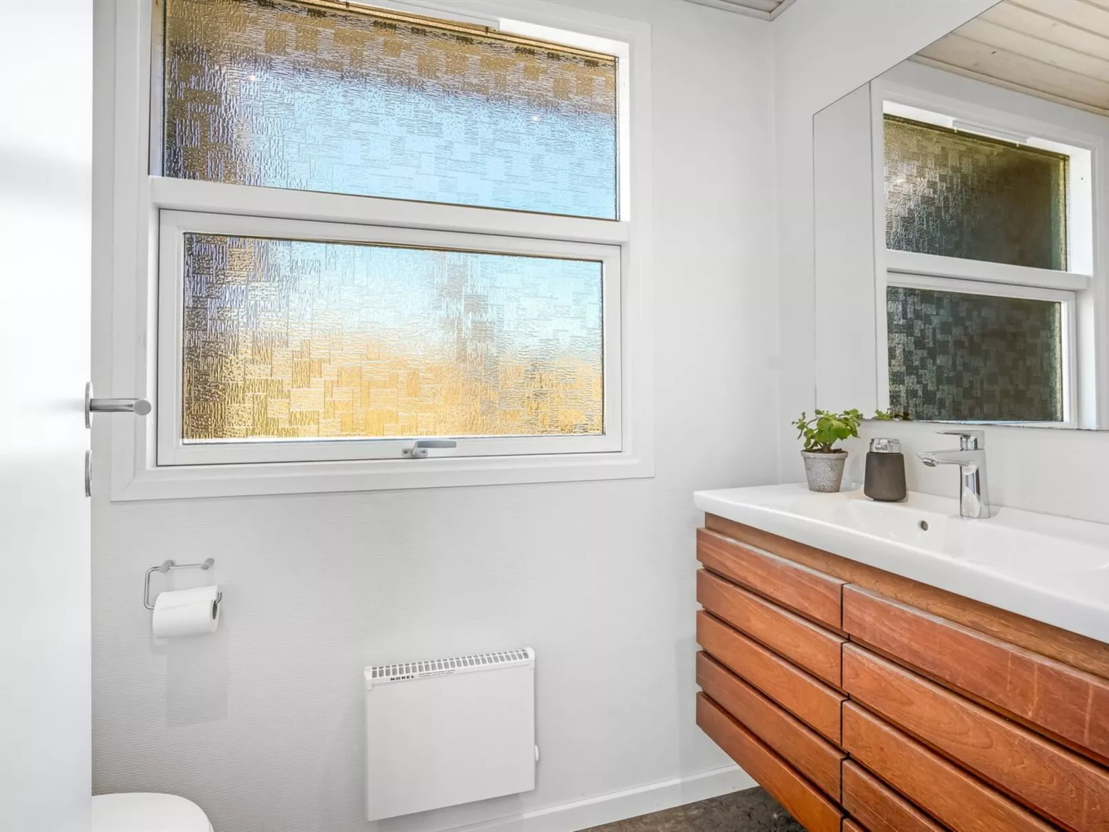 "Ingela" - 350m from the sea-Binnen