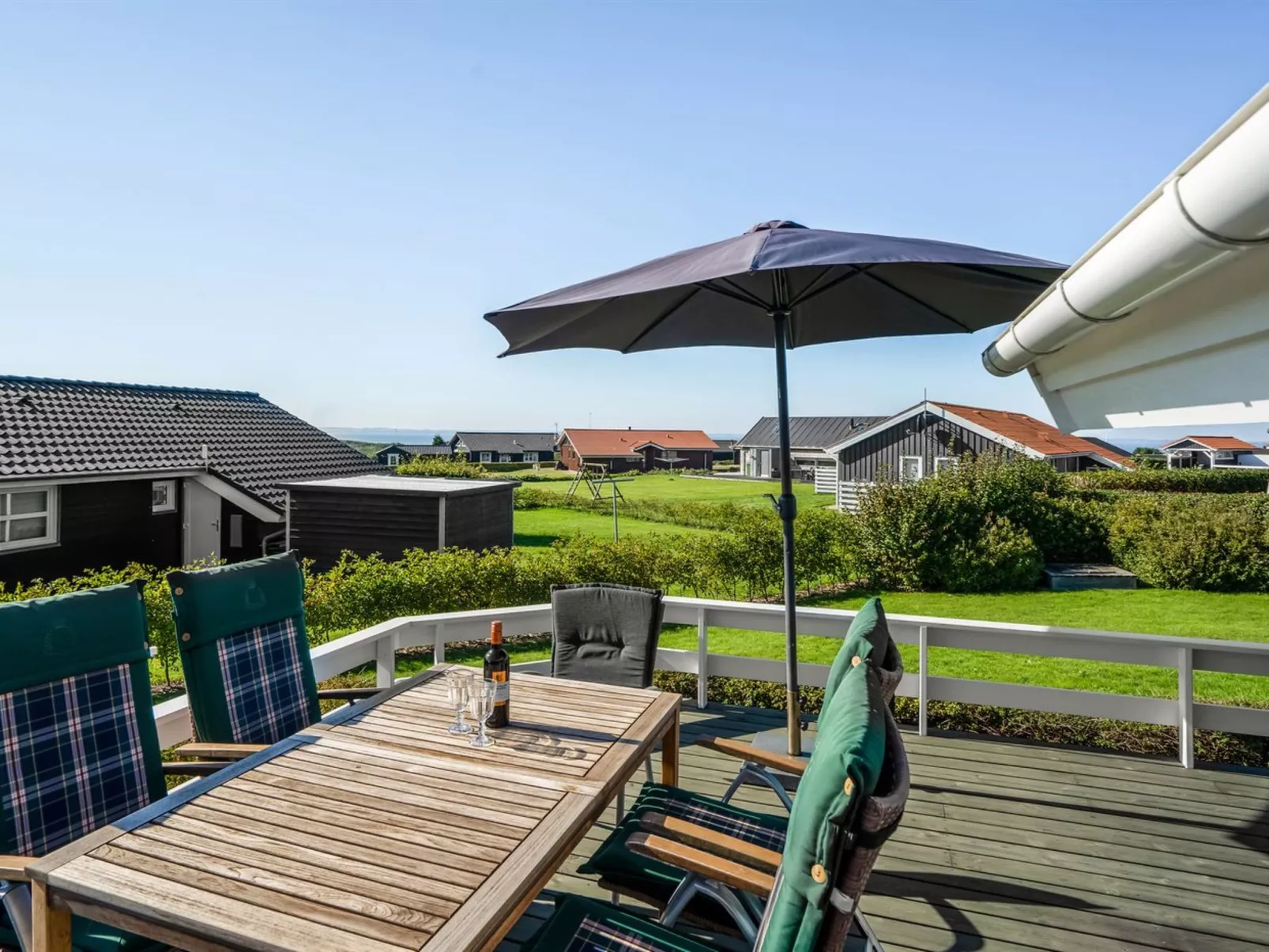 "Brynjolf" - 350m to the fjord-Buiten