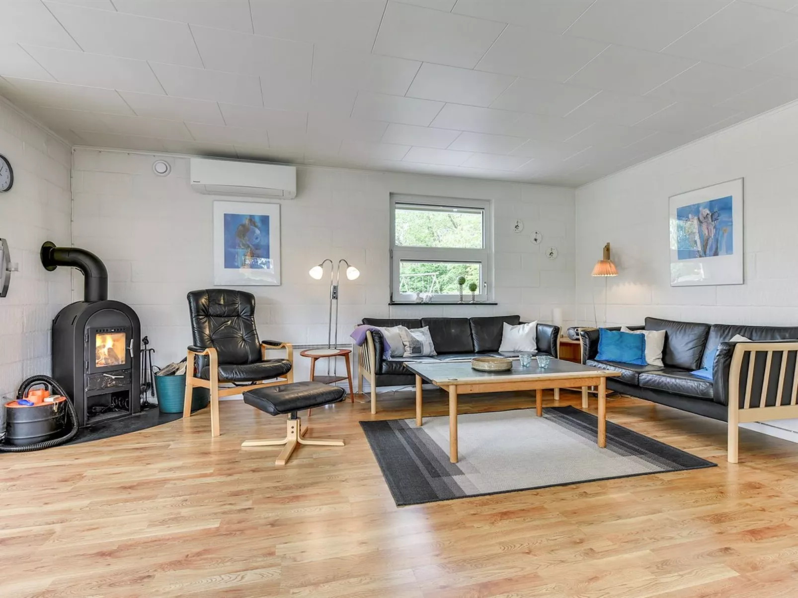 "Vicky" - 4km from the sea-Binnen