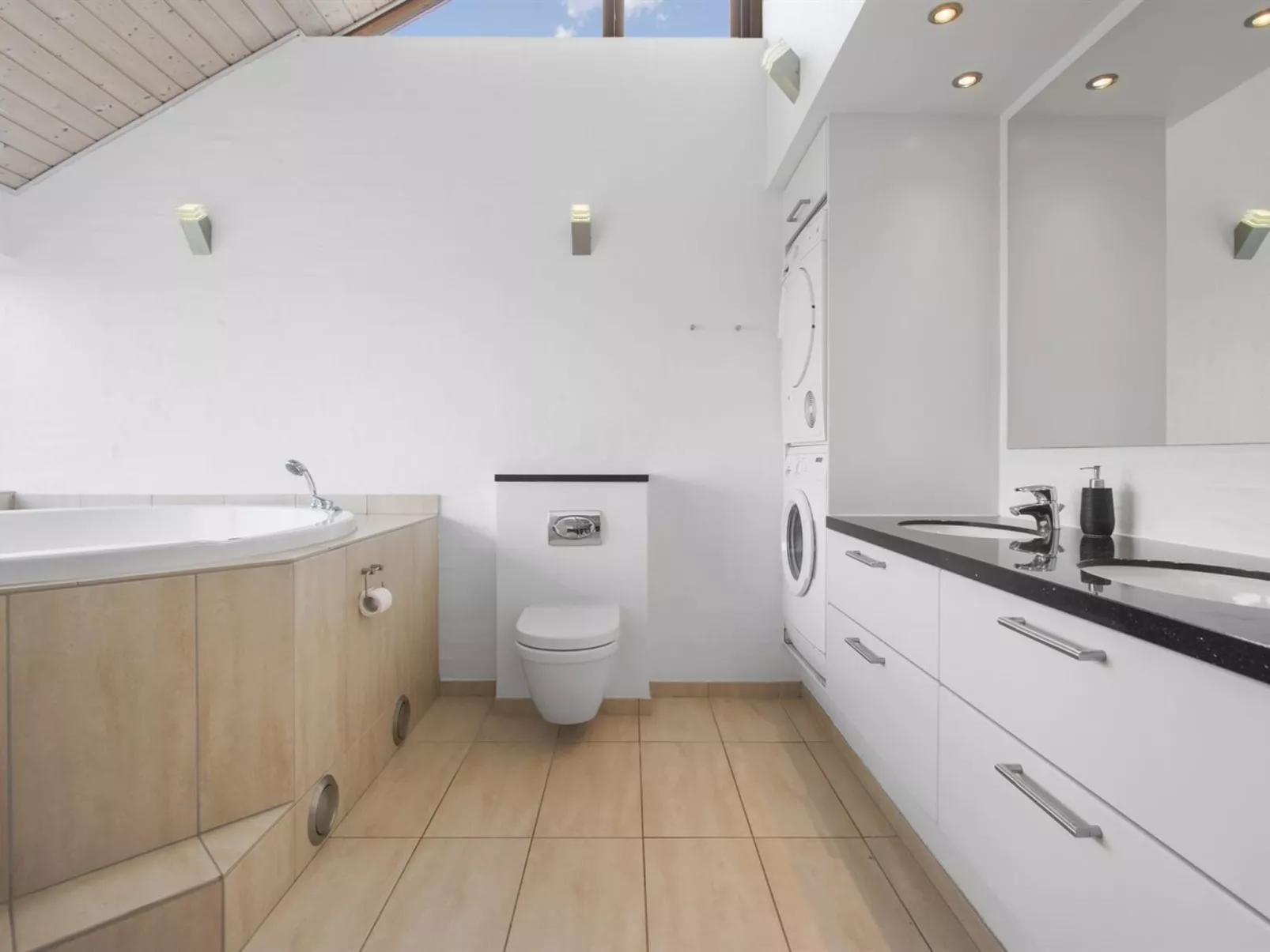 "Ilmatar" - 650m from the sea-Binnen