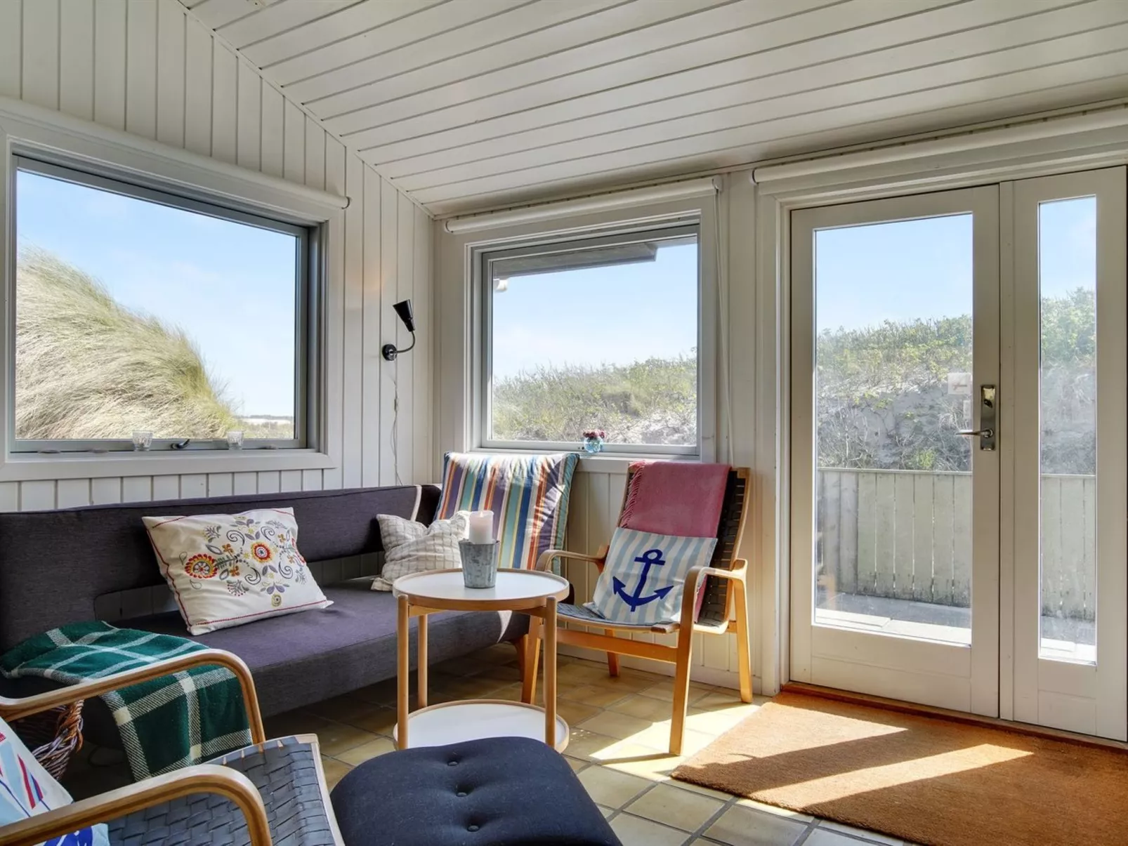 "Abbie" - 10m from the sea-Binnen