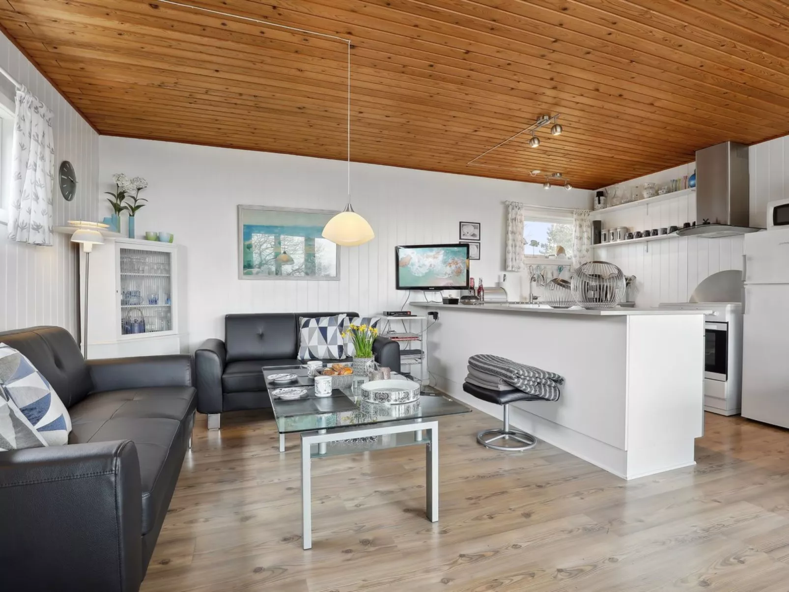 "Bondi" - 150m from the sea-Binnen