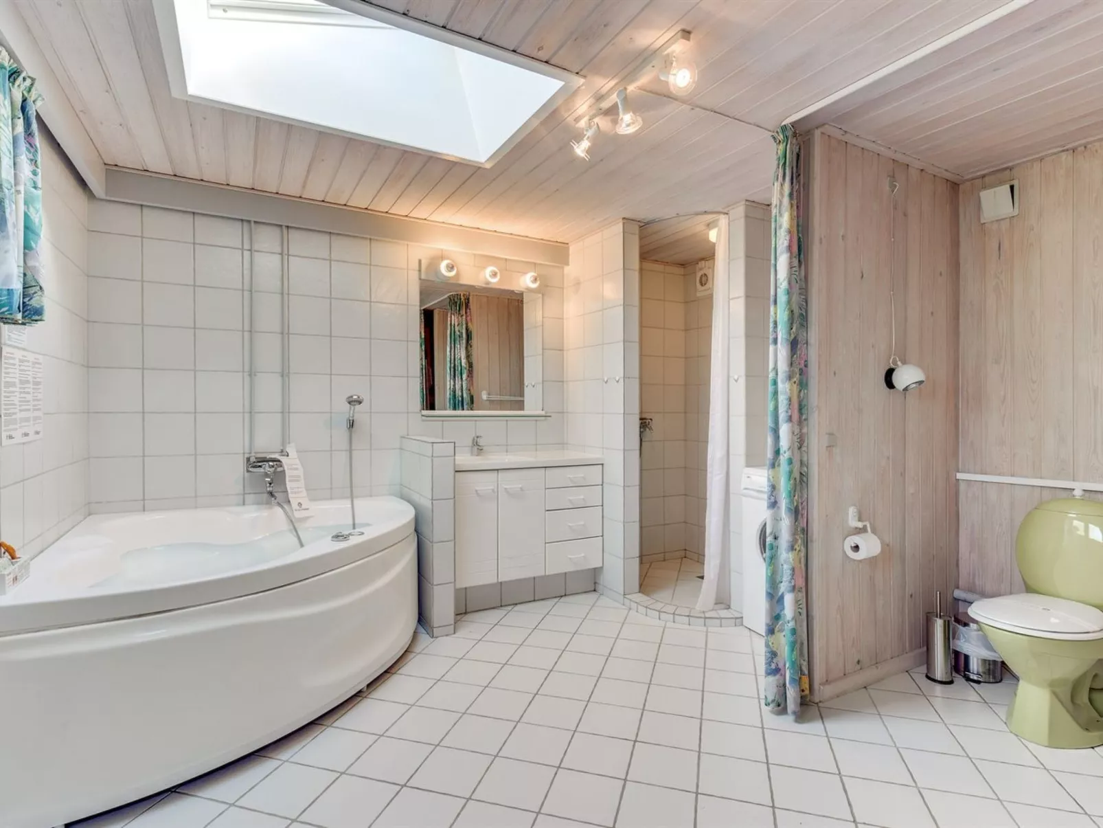 "Eliane" - 4km from the sea-Binnen