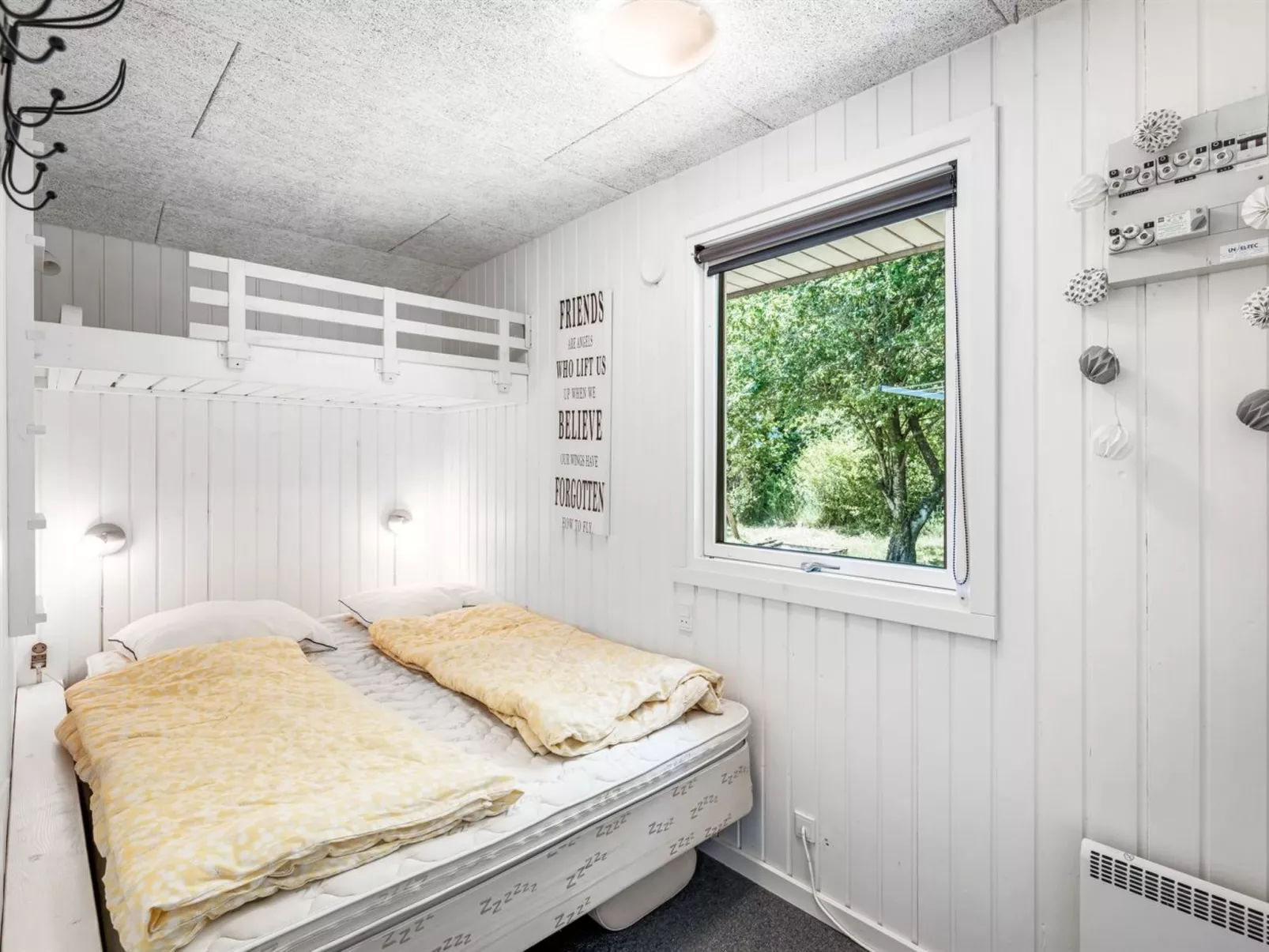 "Sebine" - 400m to the fjord-Binnen