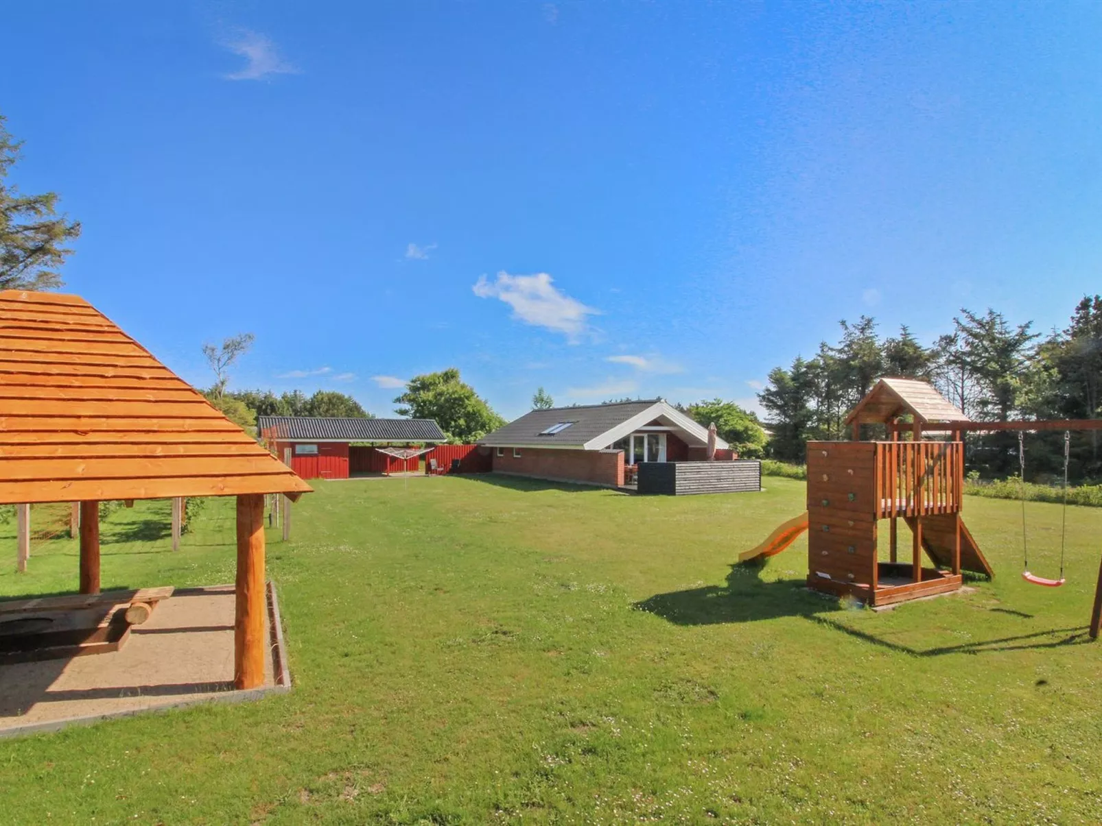 "Halli" - 700m from the sea-Buiten