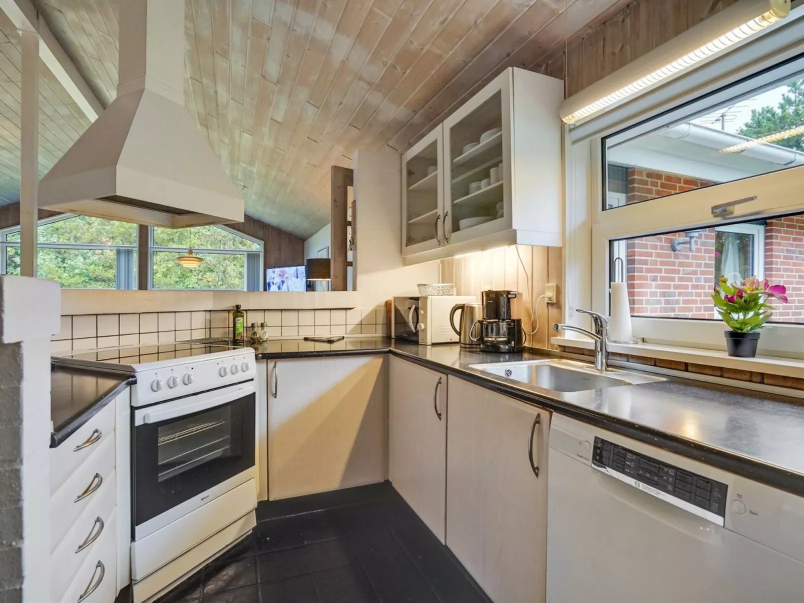 "Elika" - 900m to the fjord-Binnen