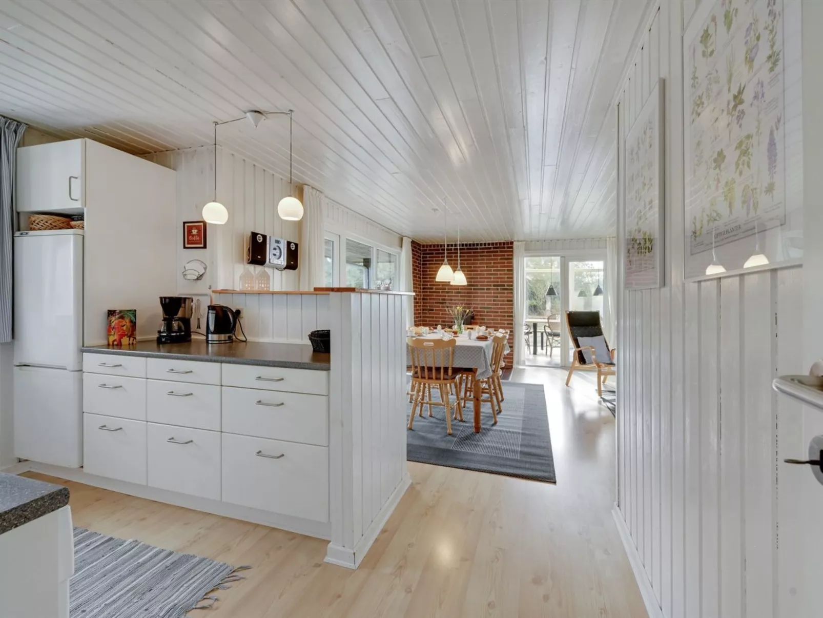 "Shalez" -  from the sea-Binnen