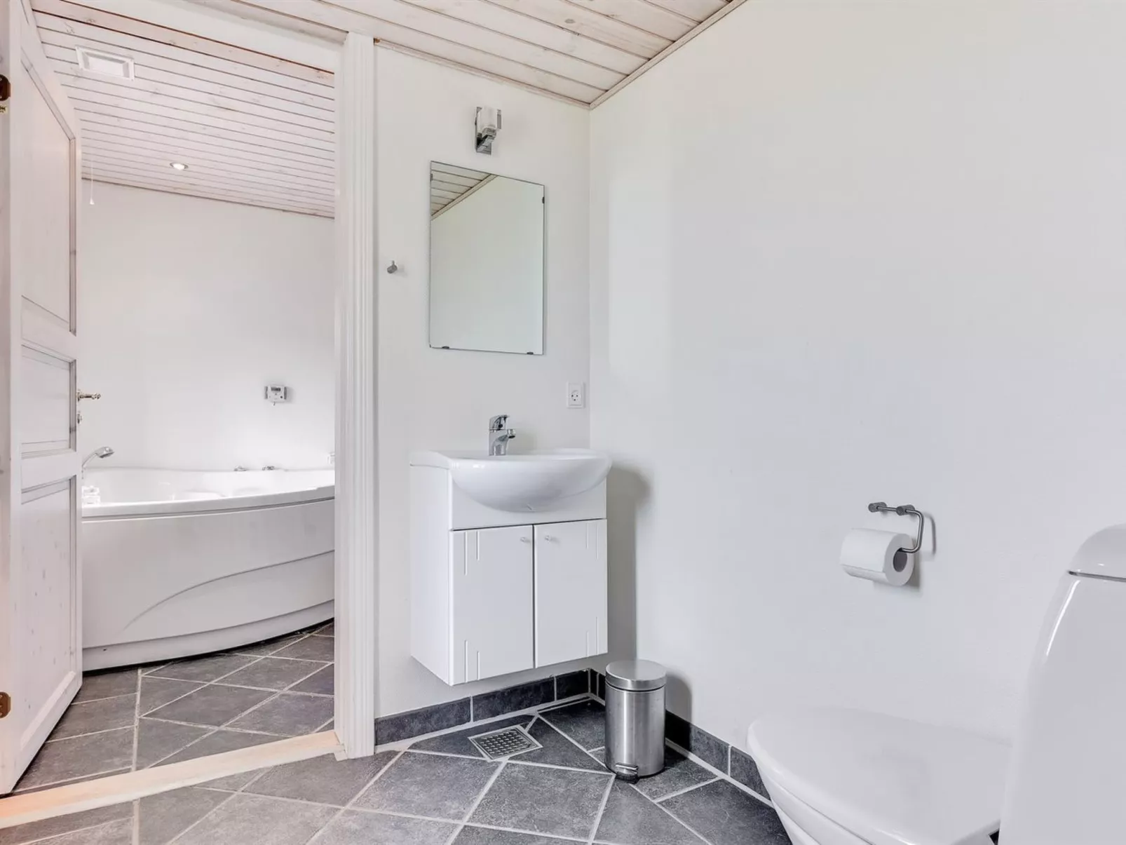 "Matthias" - 400m to the fjord-Binnen