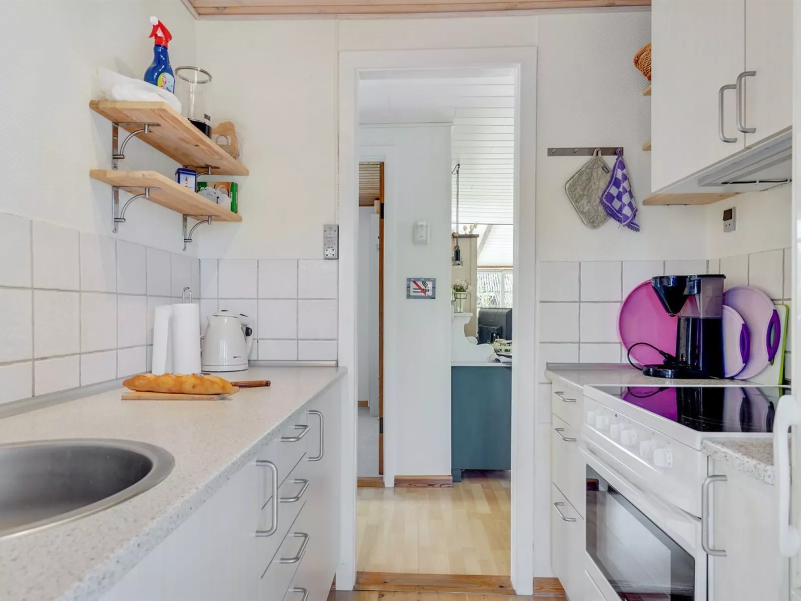 "Ingebritt" - 1.5km from the sea-Binnen