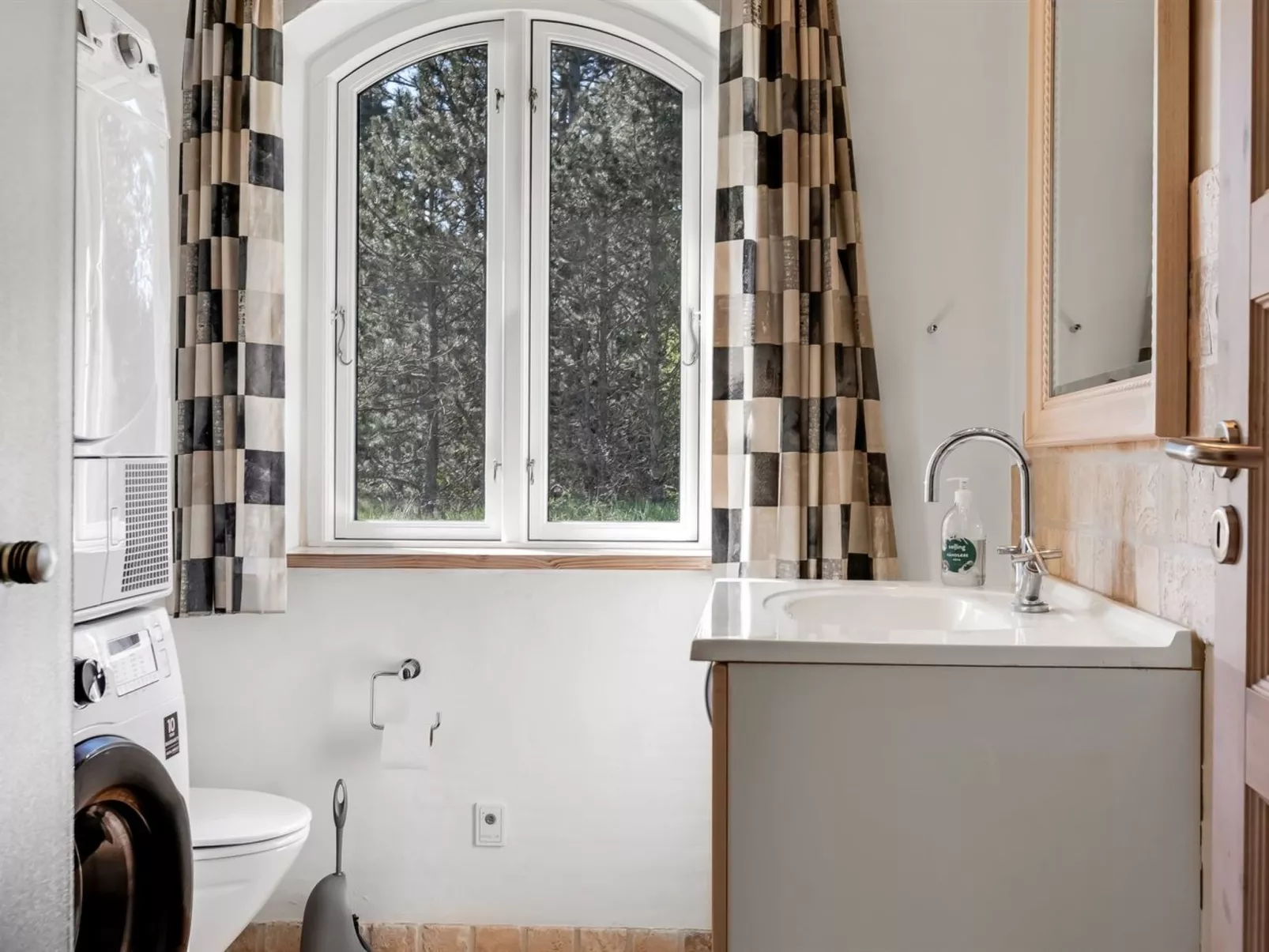 "Agusta" - 1.1km from the sea-Binnen