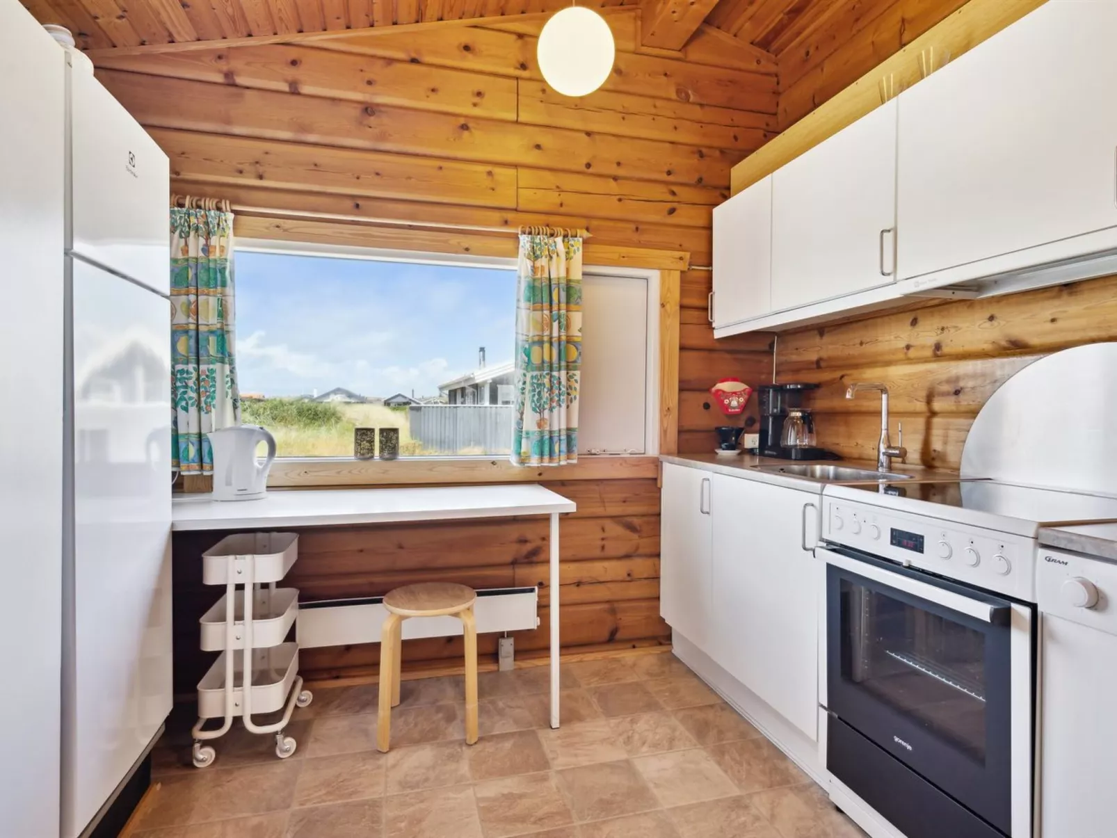 "Evelin" -  from the sea-Binnen