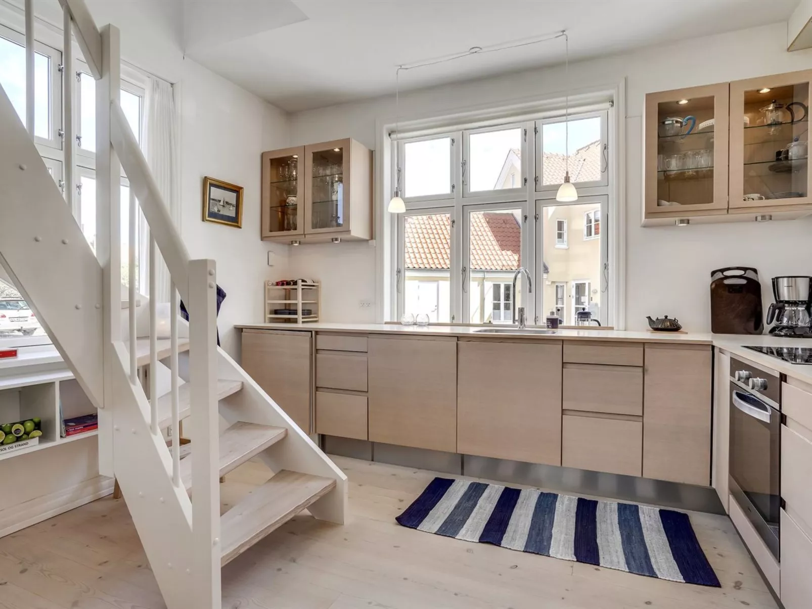 "Fria" - 500m from the sea-Binnen