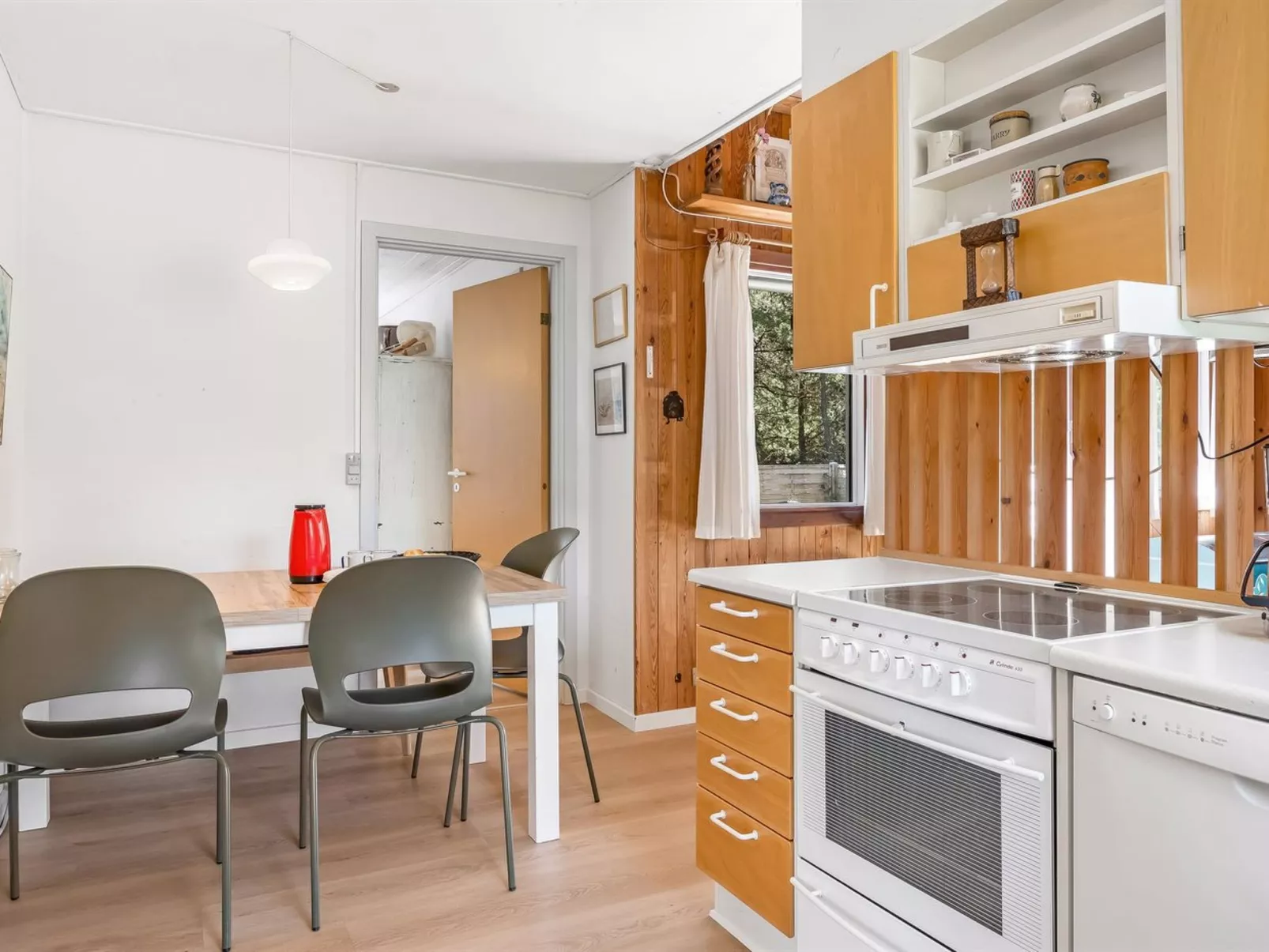 "Dorreth" - 800m from the sea-Binnen