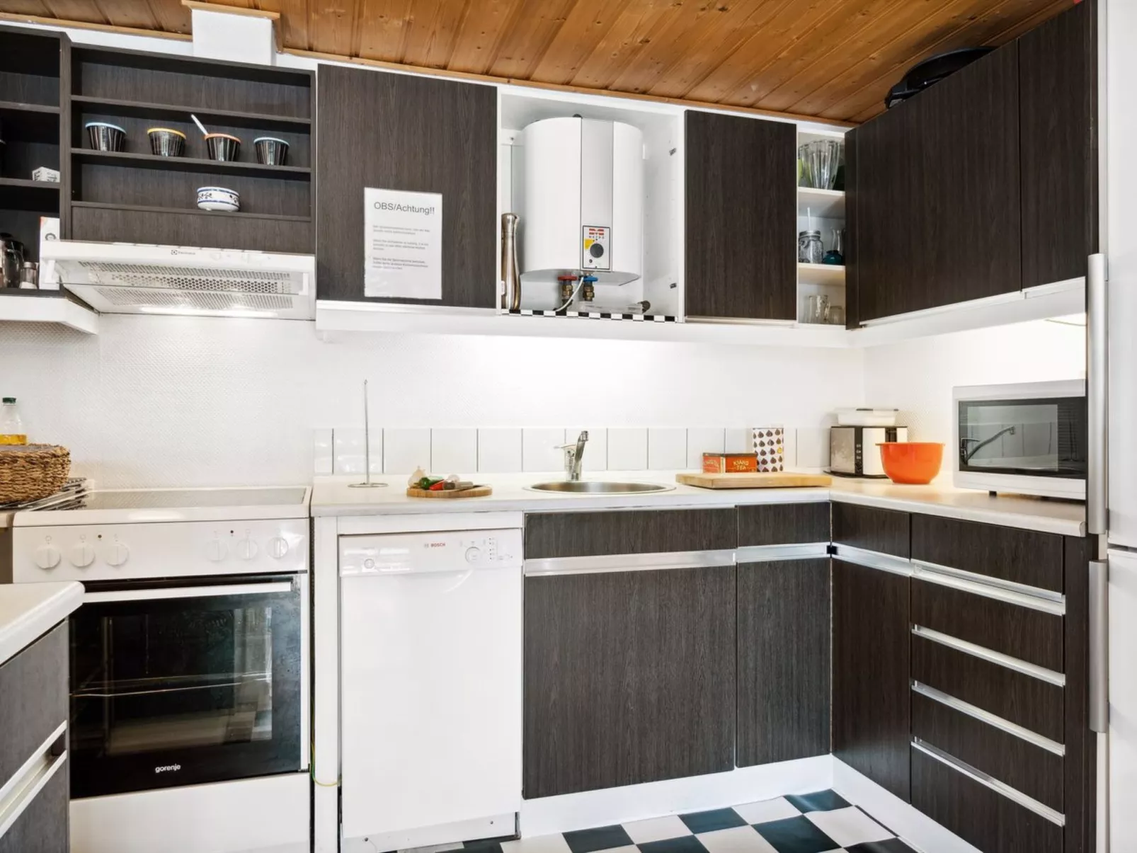 "Annamie" - 650m from the sea-Binnen