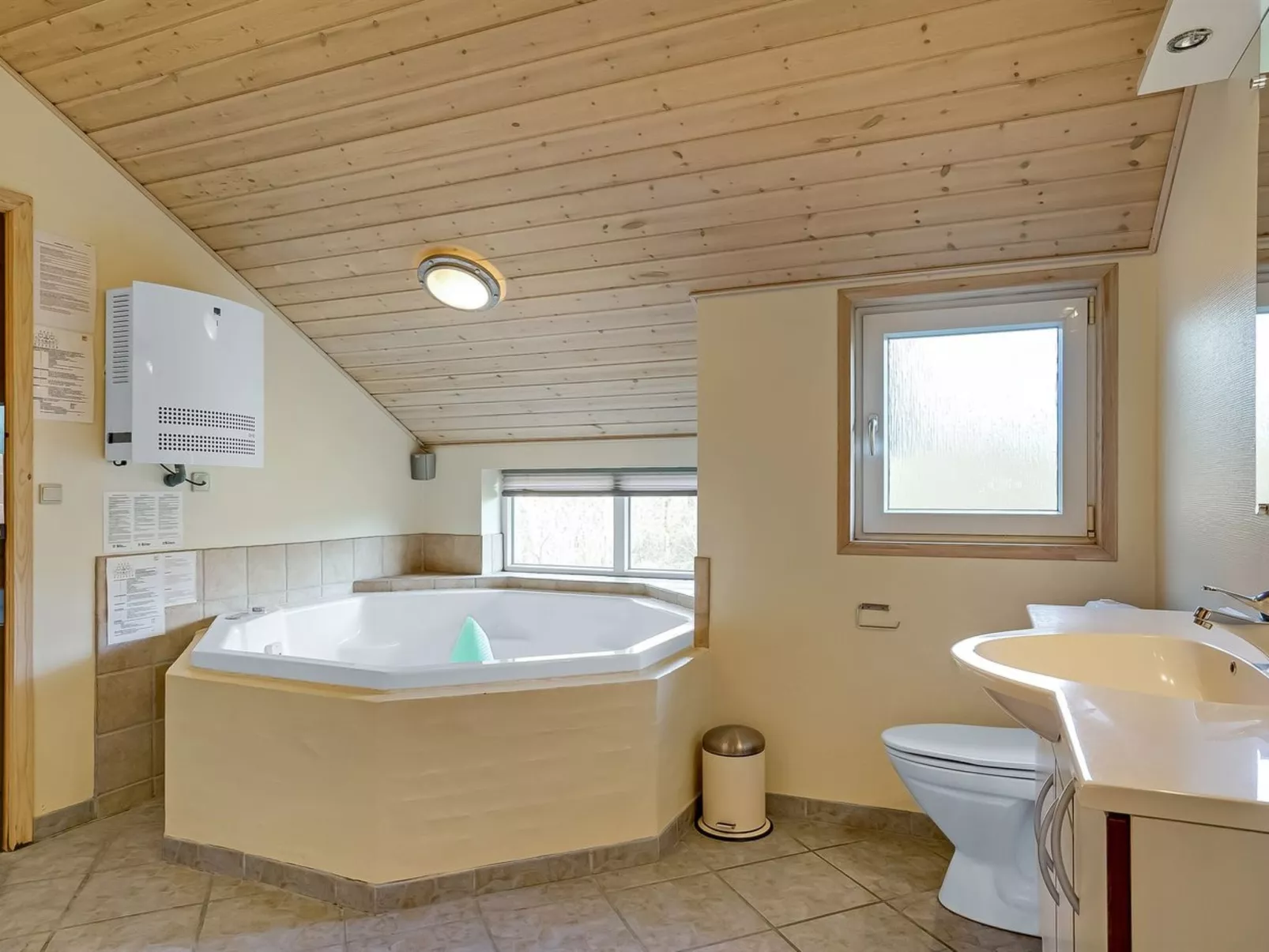 "Tyki" - 12km from the sea-Binnen