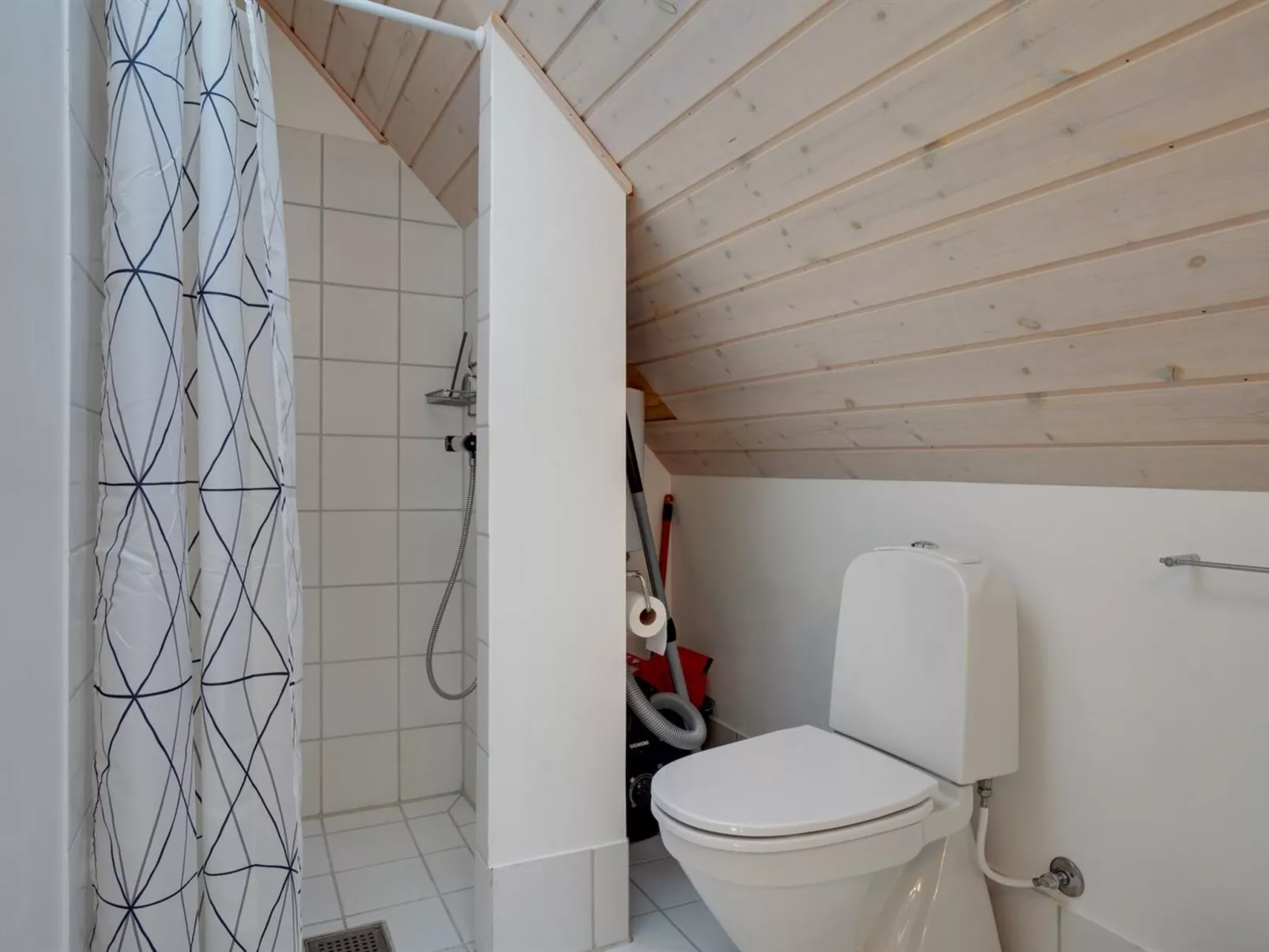 "Eivi" - 150m from the sea-Binnen