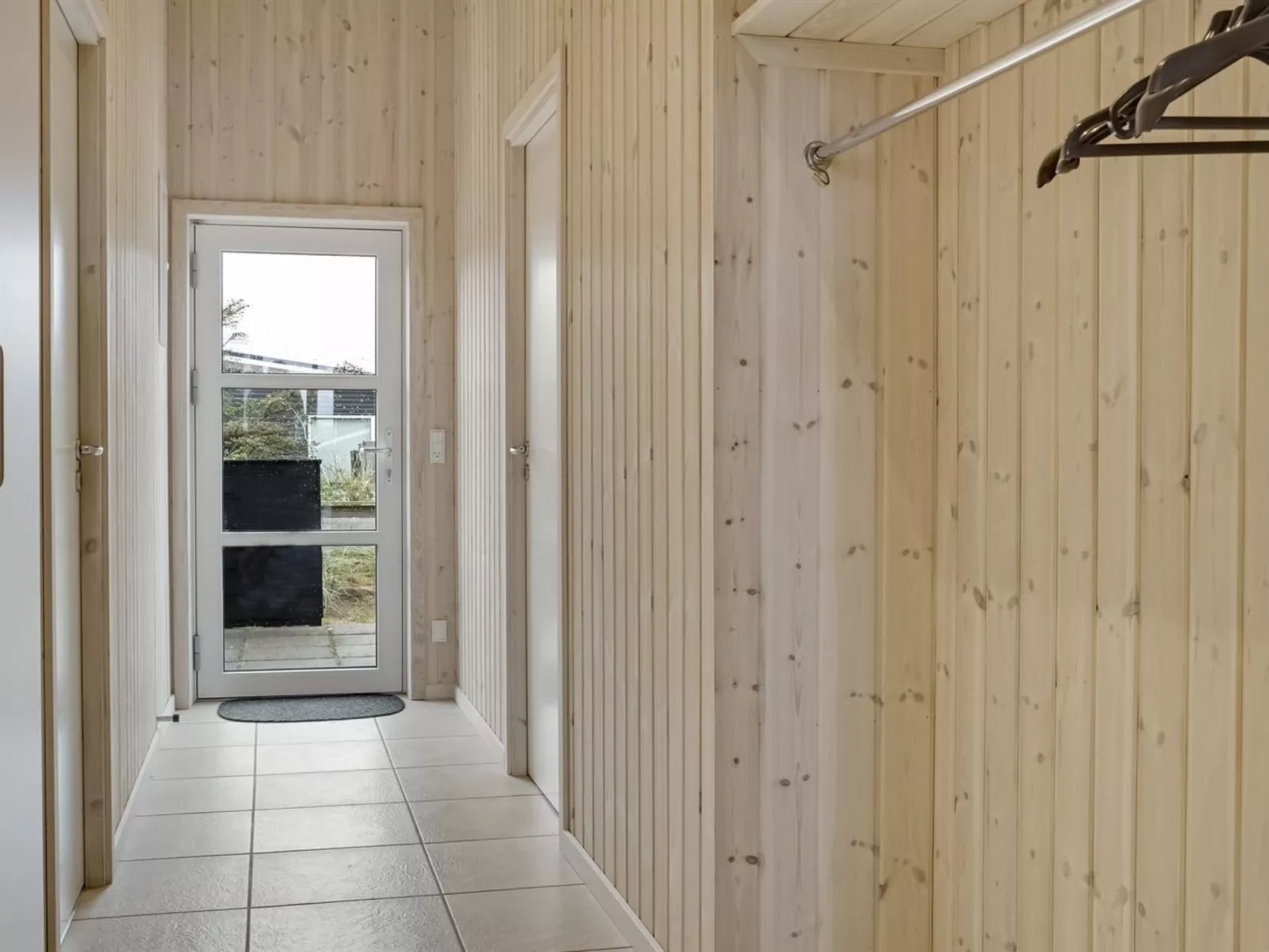 "Mavis" - 800m from the sea-Binnen