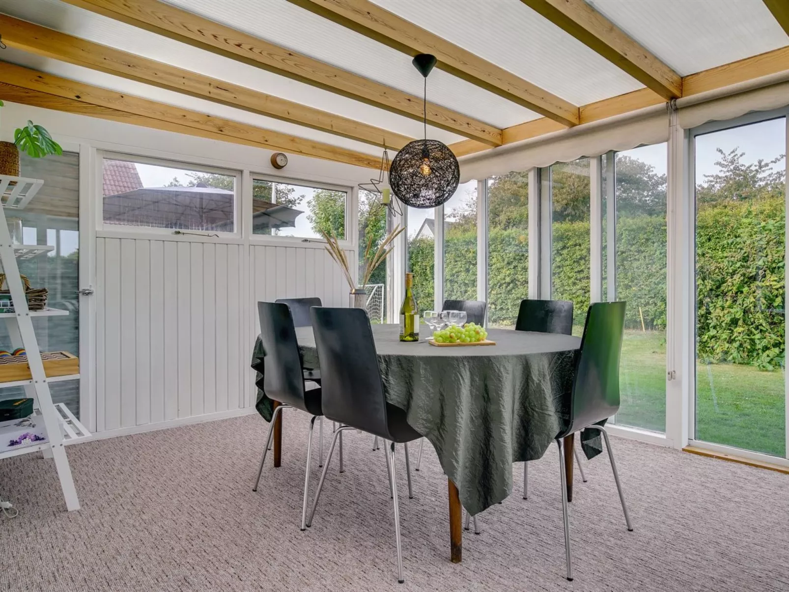 "Hattie" - 100m from the sea-Binnen